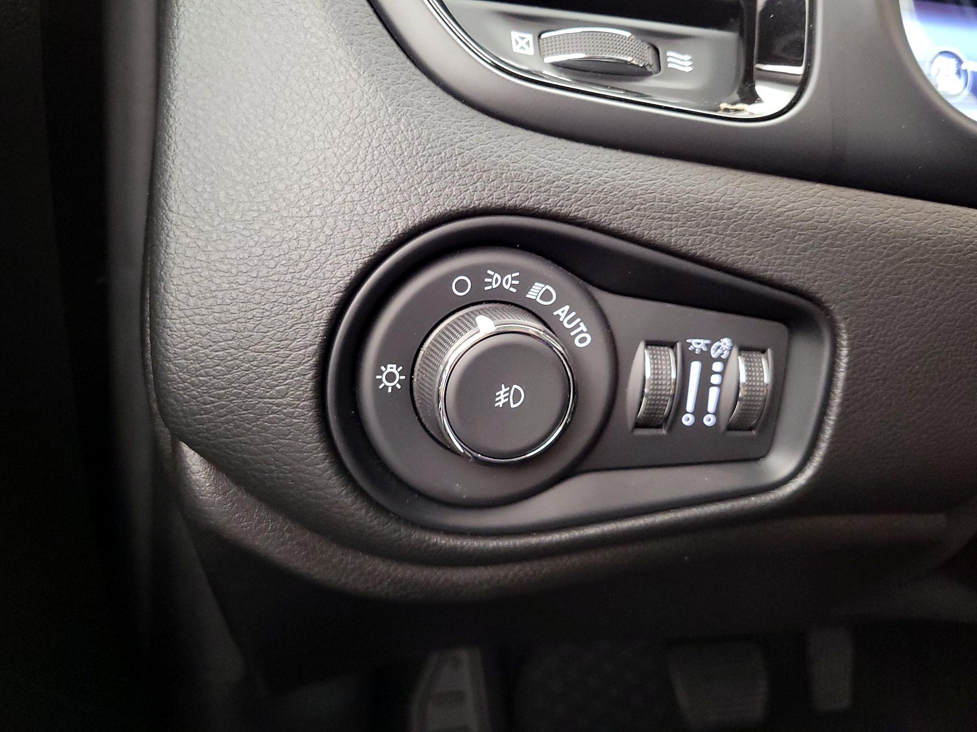 Thumbnail: 2023 Jeep Renegade - 13