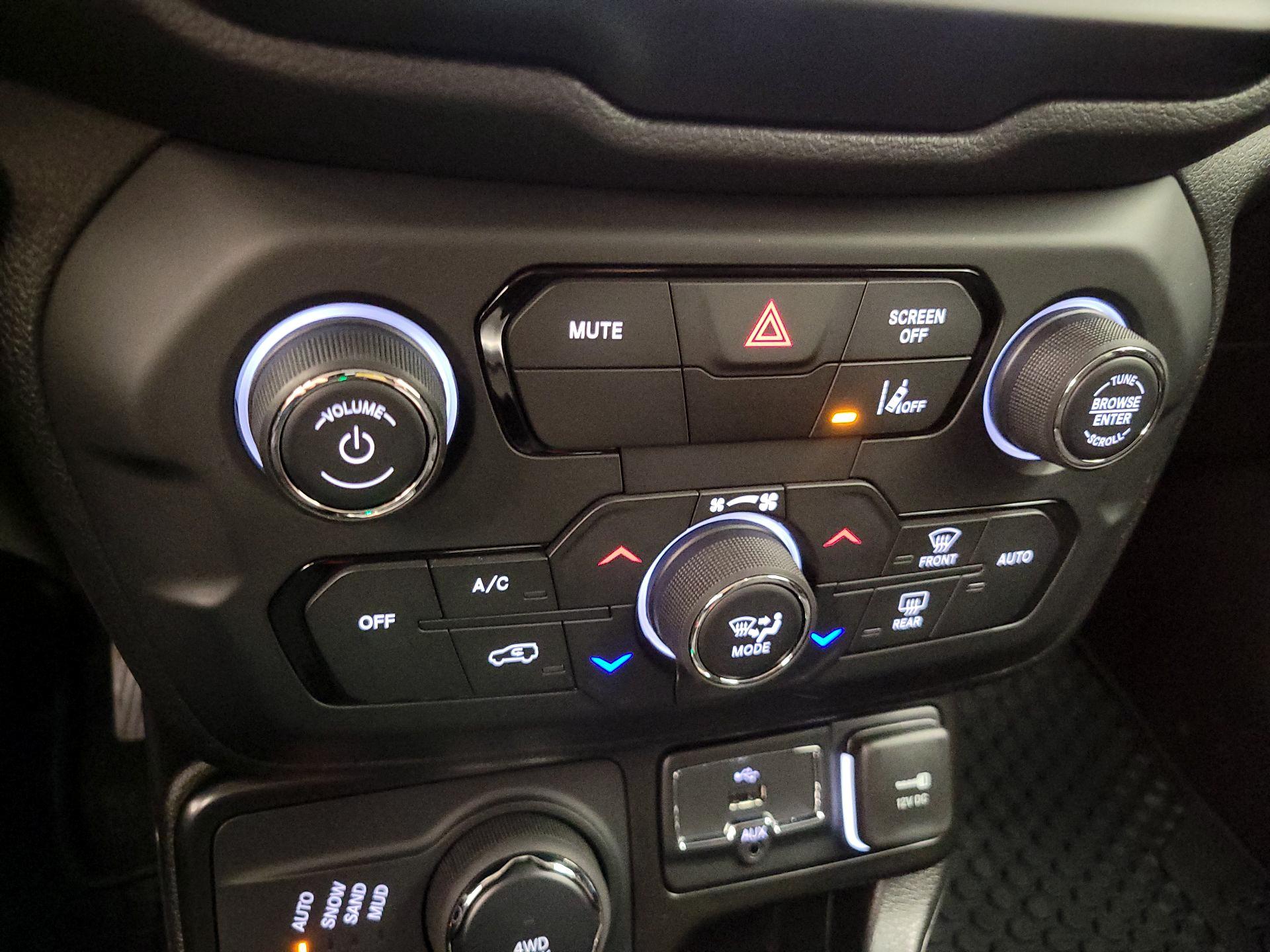 Thumbnail: 2023 Jeep Renegade - 17