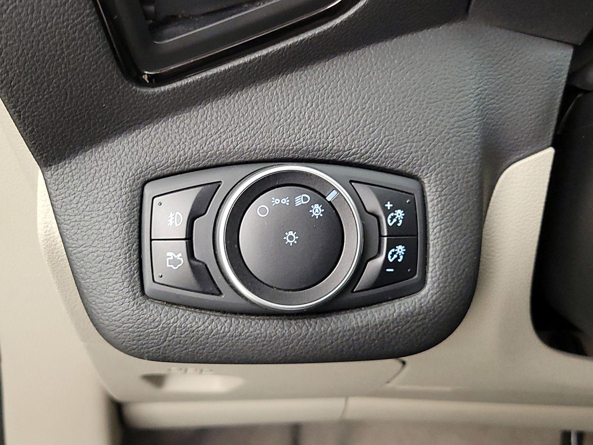 Thumbnail: 2016 Ford Escape - 13
