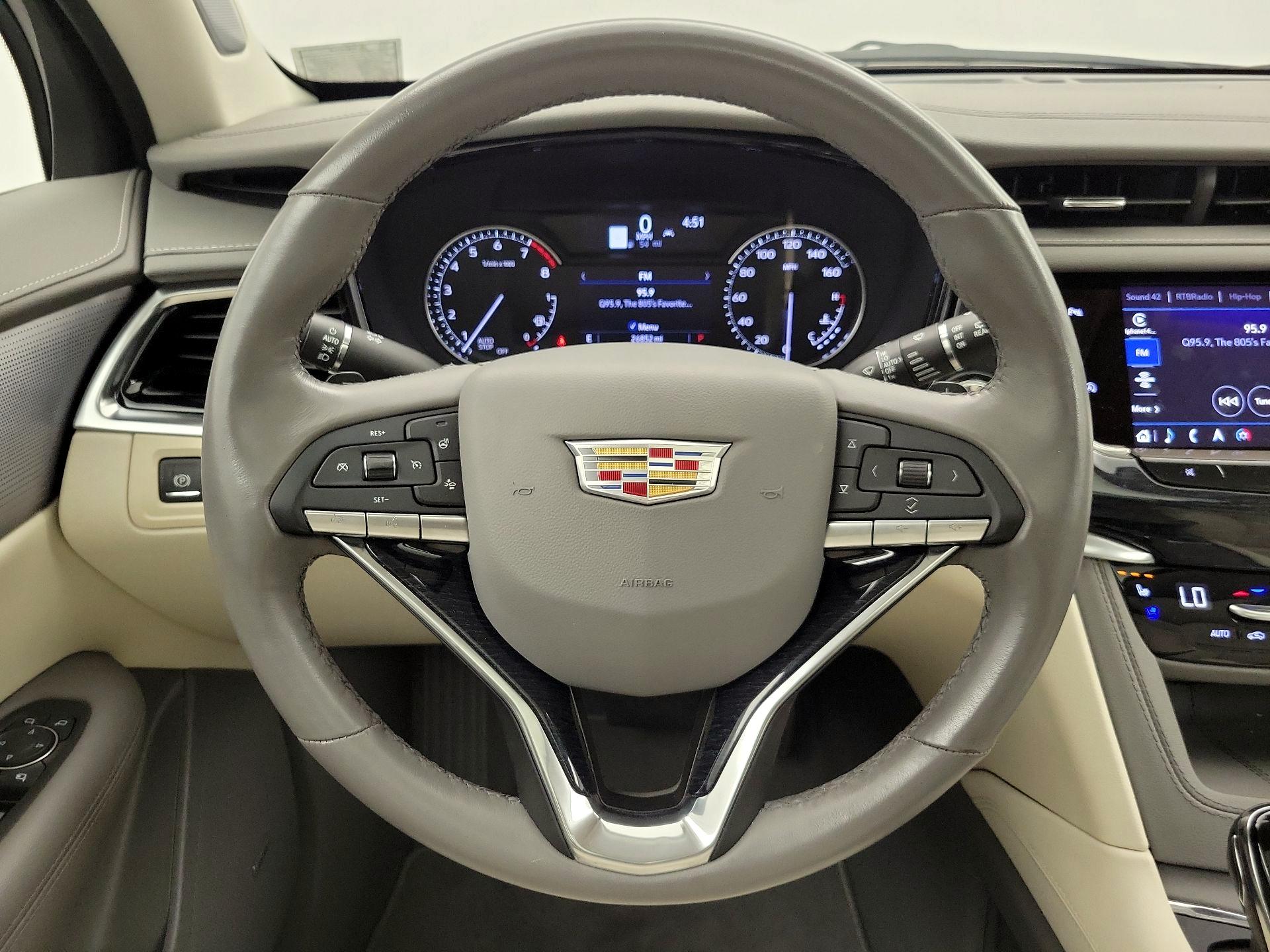 Thumbnail: 2024 Cadillac XT6 - 10