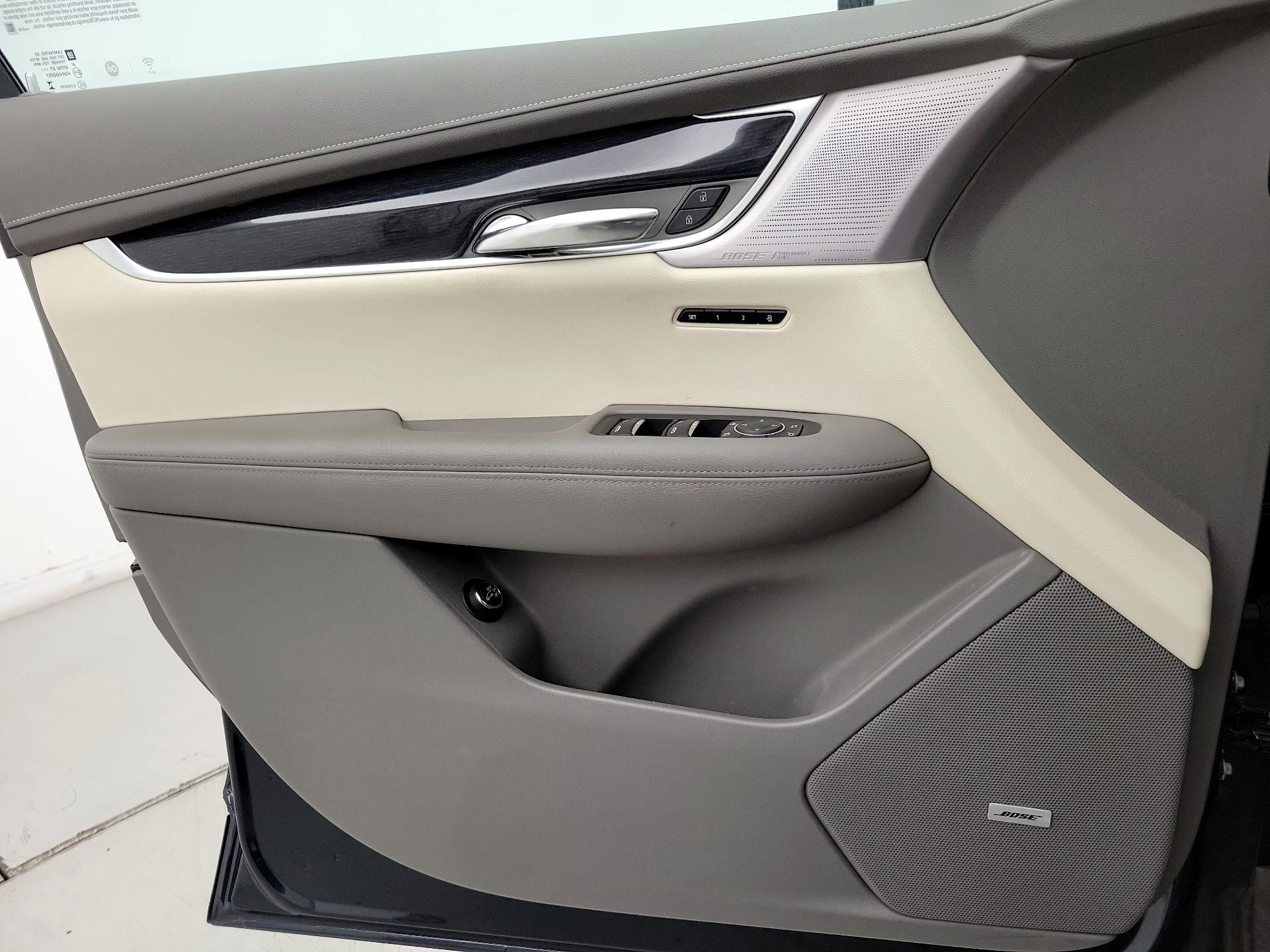 Thumbnail: 2024 Cadillac XT6 - 12