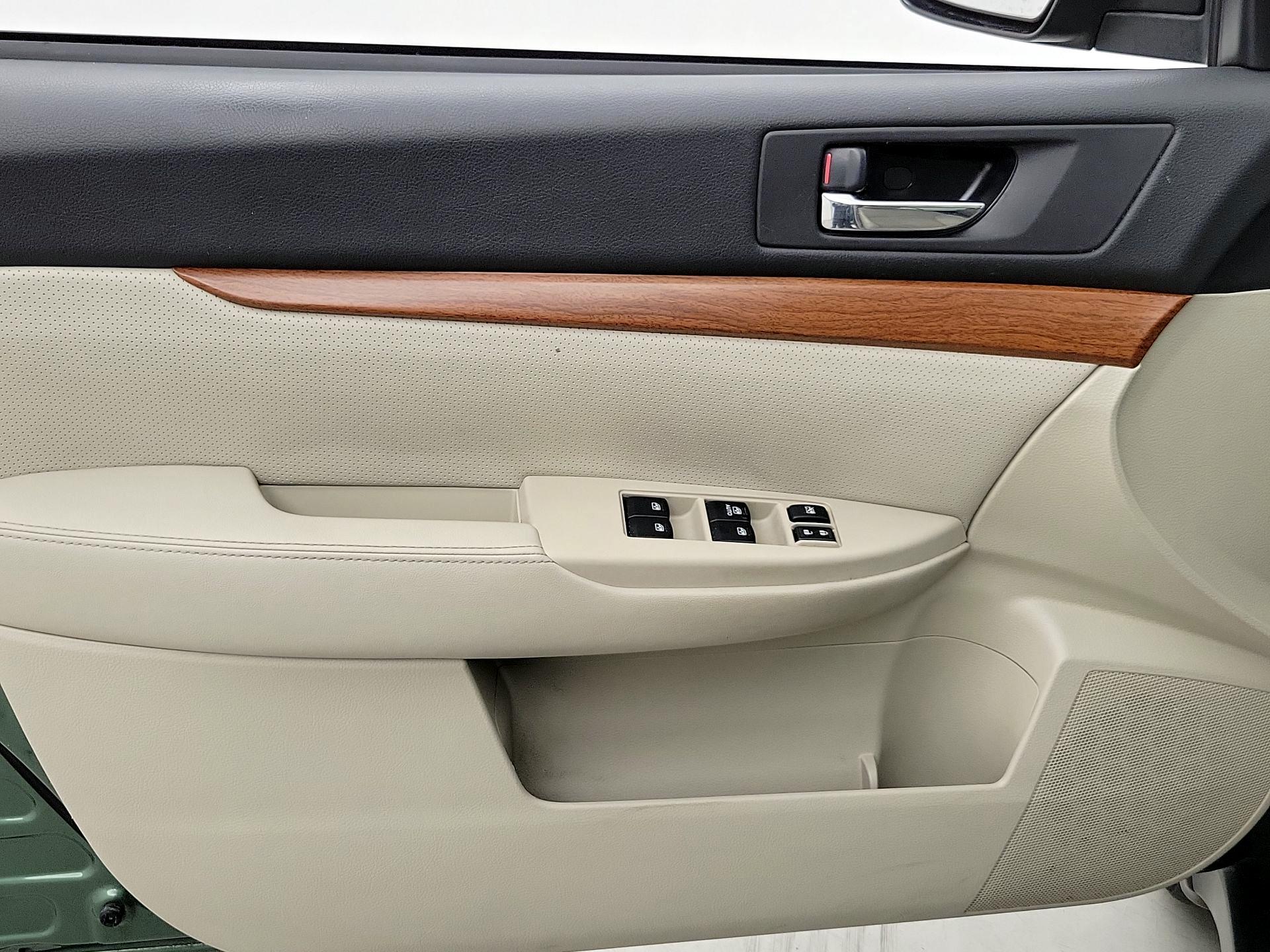 Thumbnail: 2014 Subaru Outback - 12