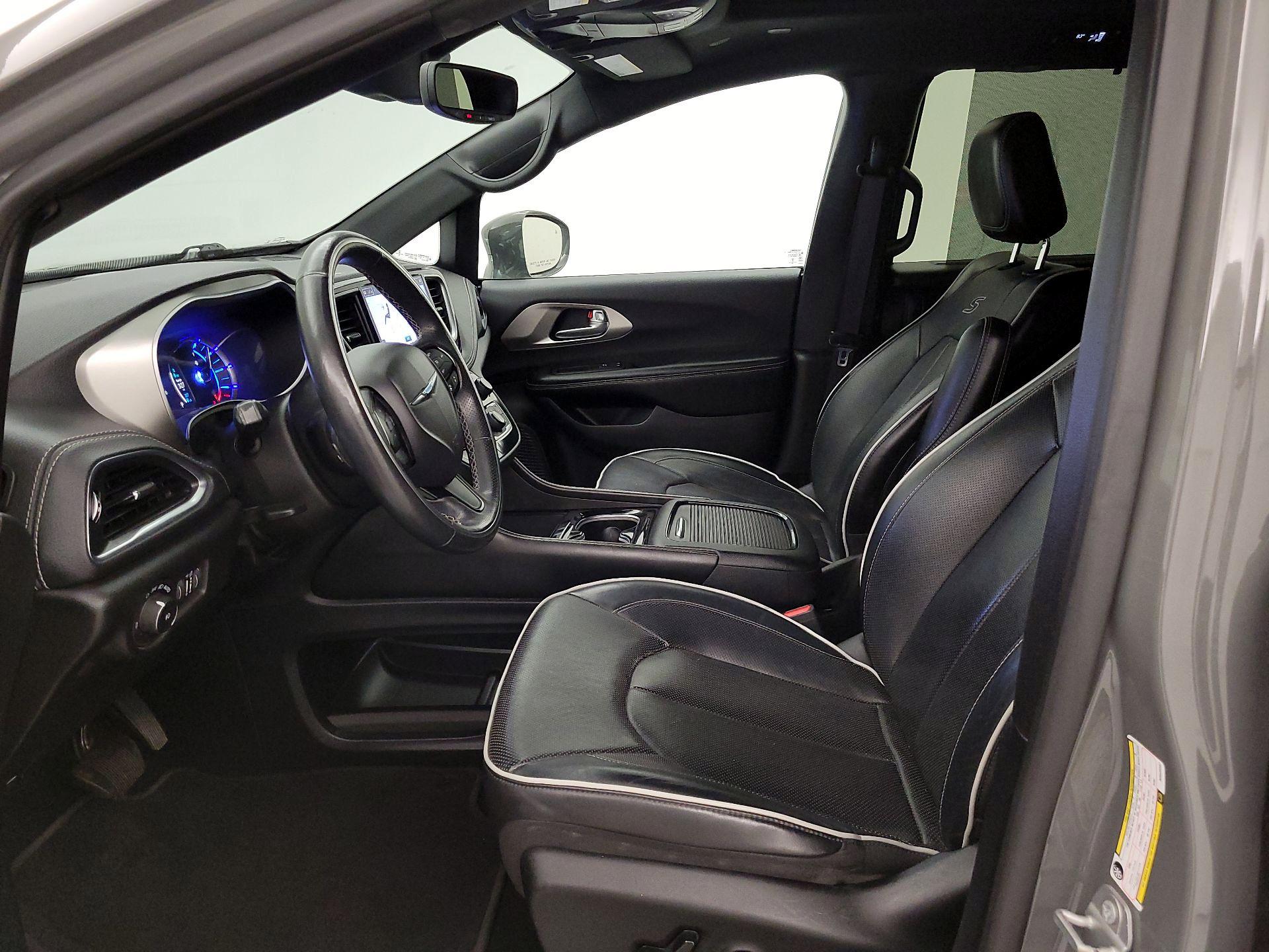 Thumbnail: 2021 Chrysler Pacifica - 11