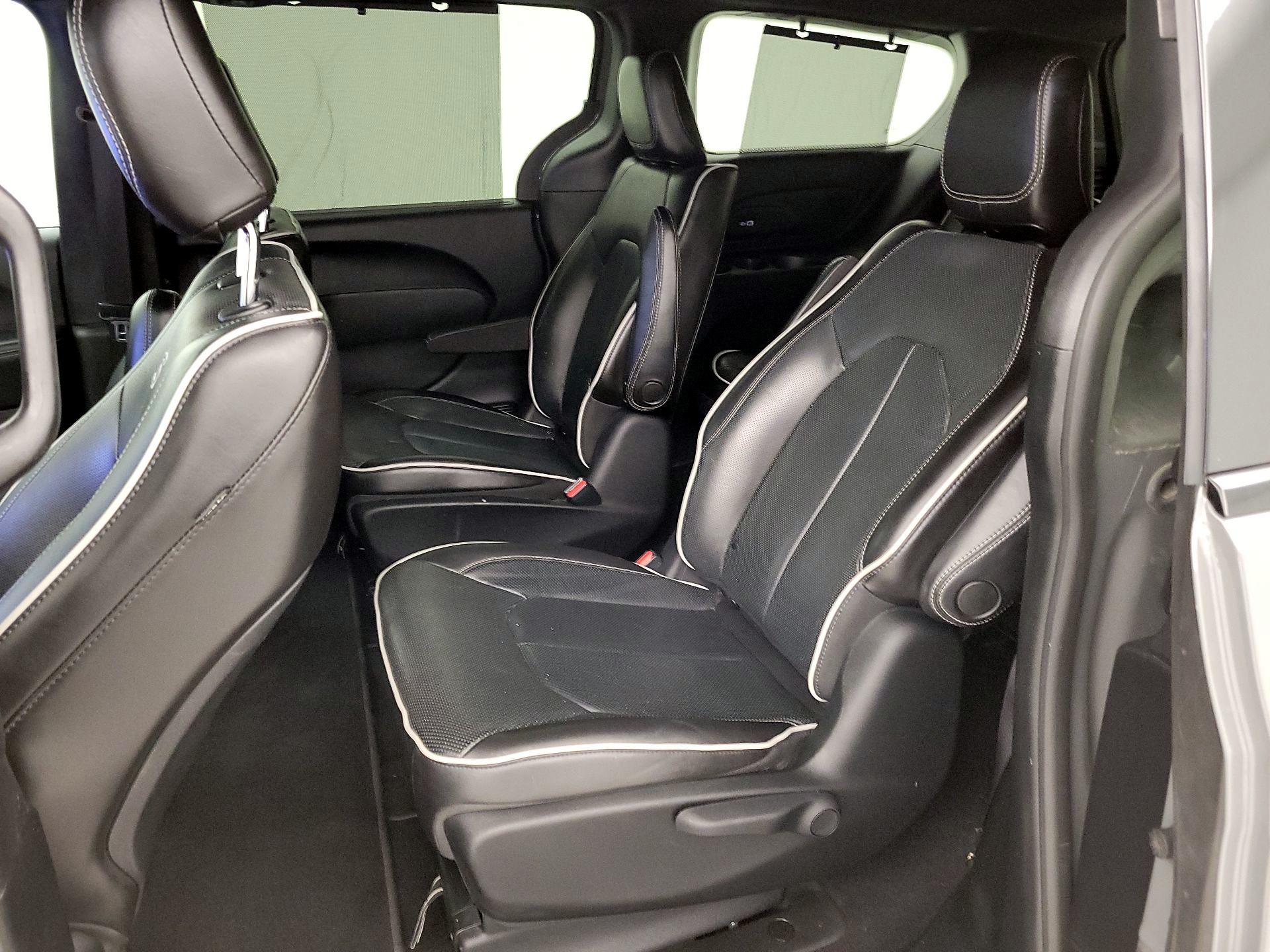 Thumbnail: 2021 Chrysler Pacifica - 19
