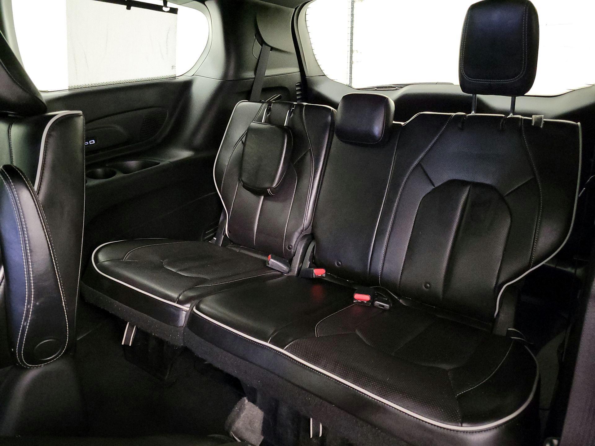 Thumbnail: 2021 Chrysler Pacifica - 20