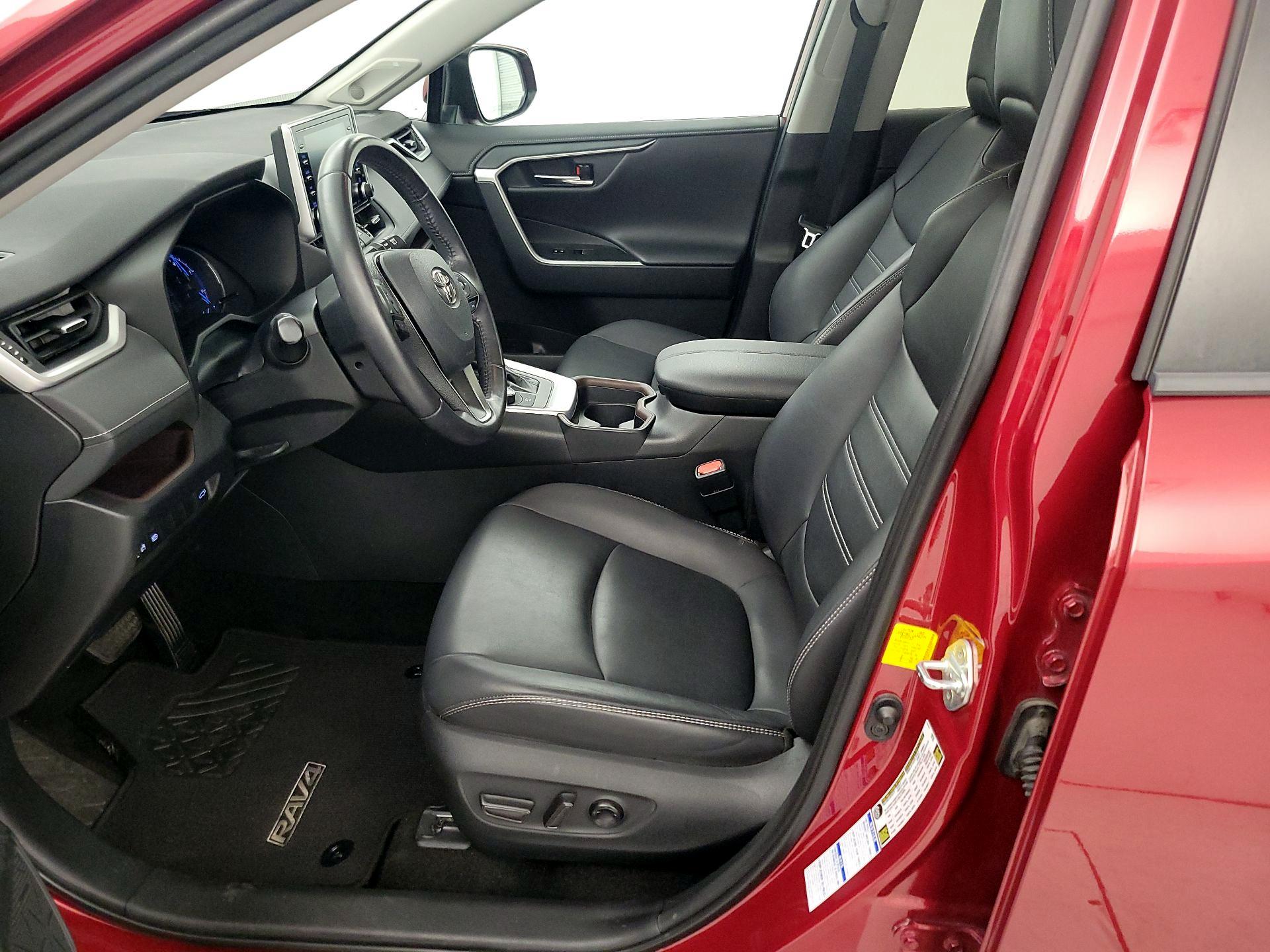 Thumbnail: 2019 Toyota RAV4 - 11