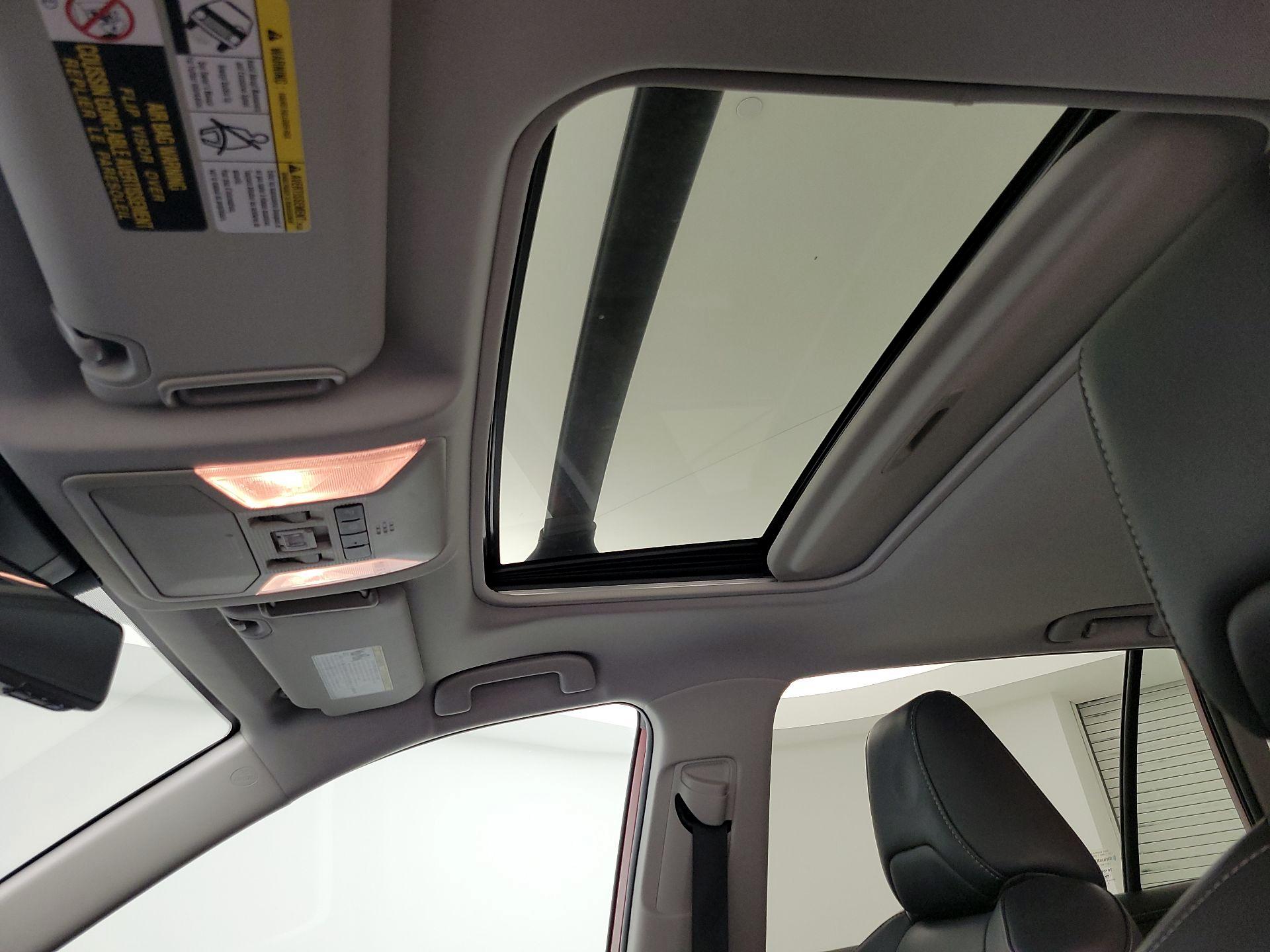 Thumbnail: 2019 Toyota RAV4 - 20