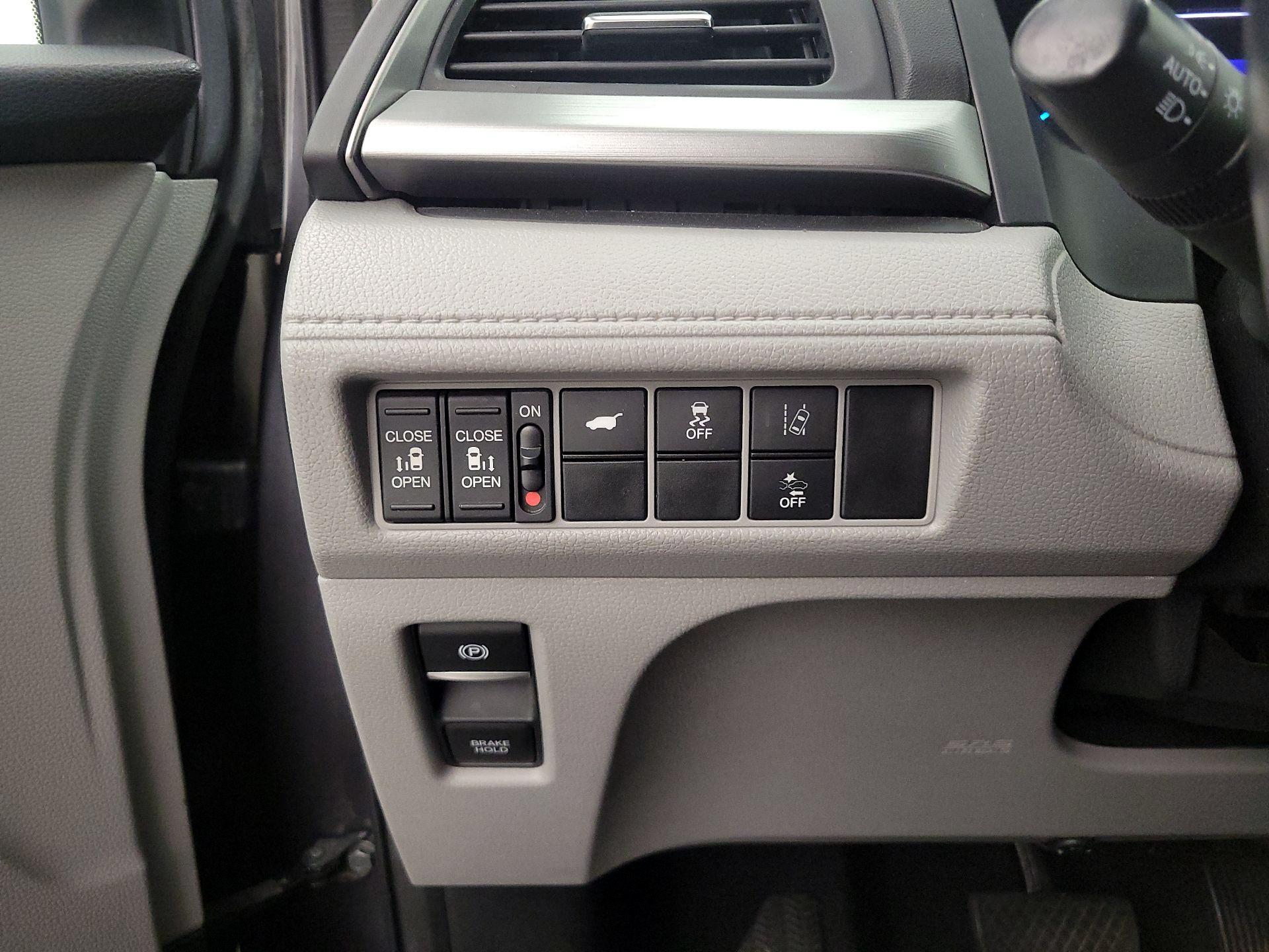 Thumbnail: 2019 Honda Odyssey - 13