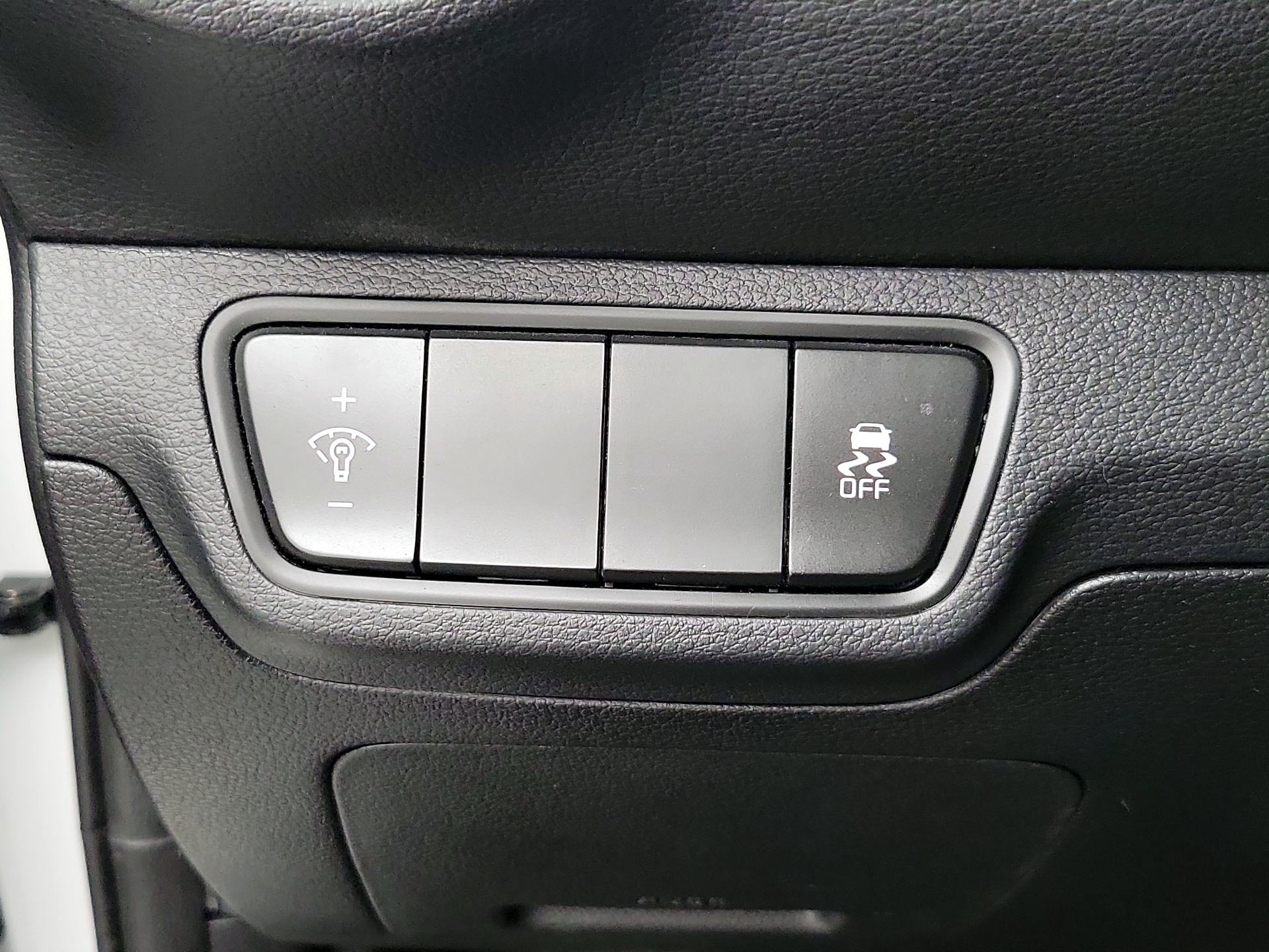 Thumbnail: 2023 Kia Forte - 13