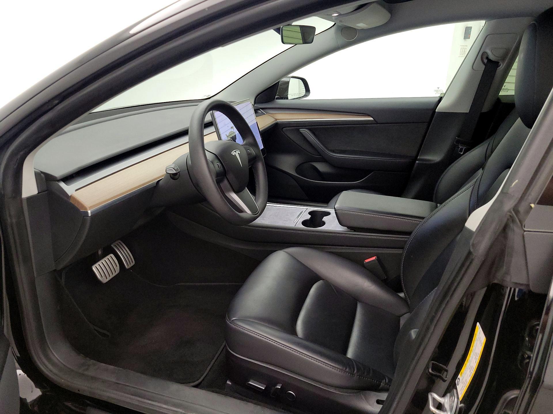 Thumbnail: 2021 Tesla Model 3 - 11