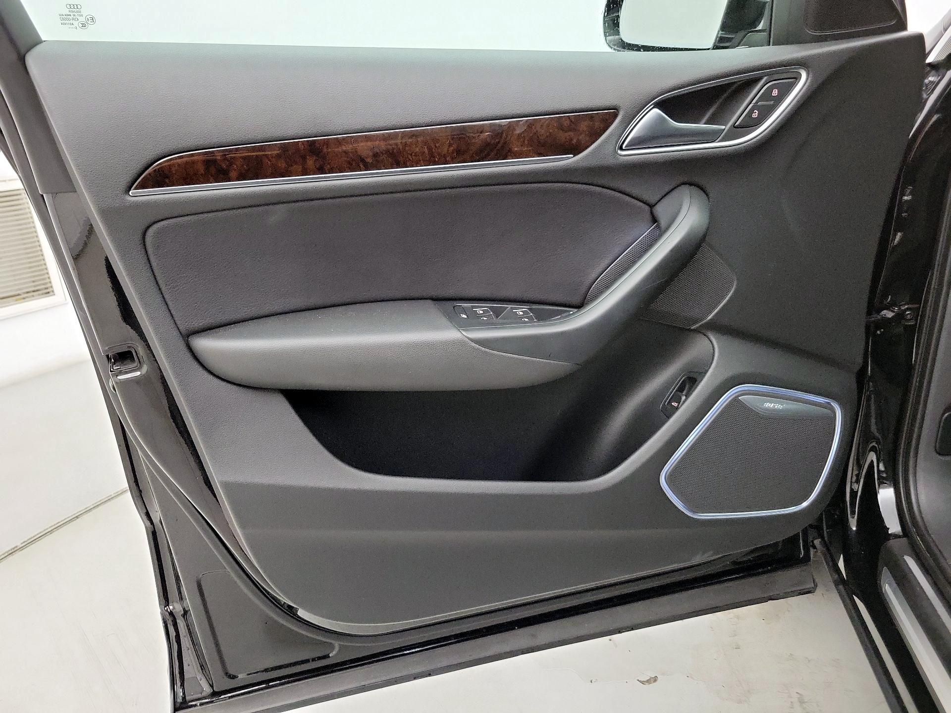 Thumbnail: 2016 Audi Q3 - 12