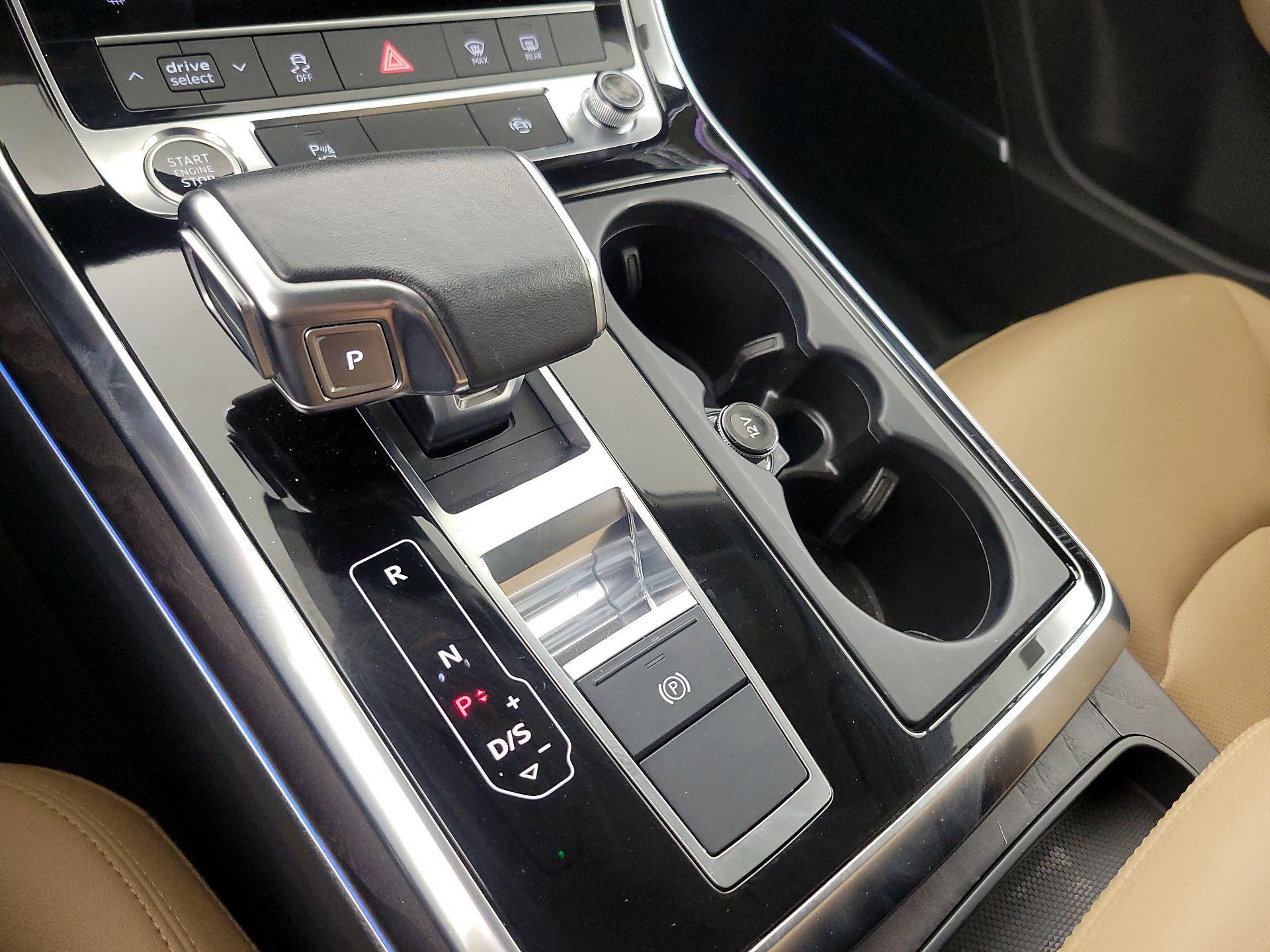 Thumbnail: 2022 Audi Q8 - 18
