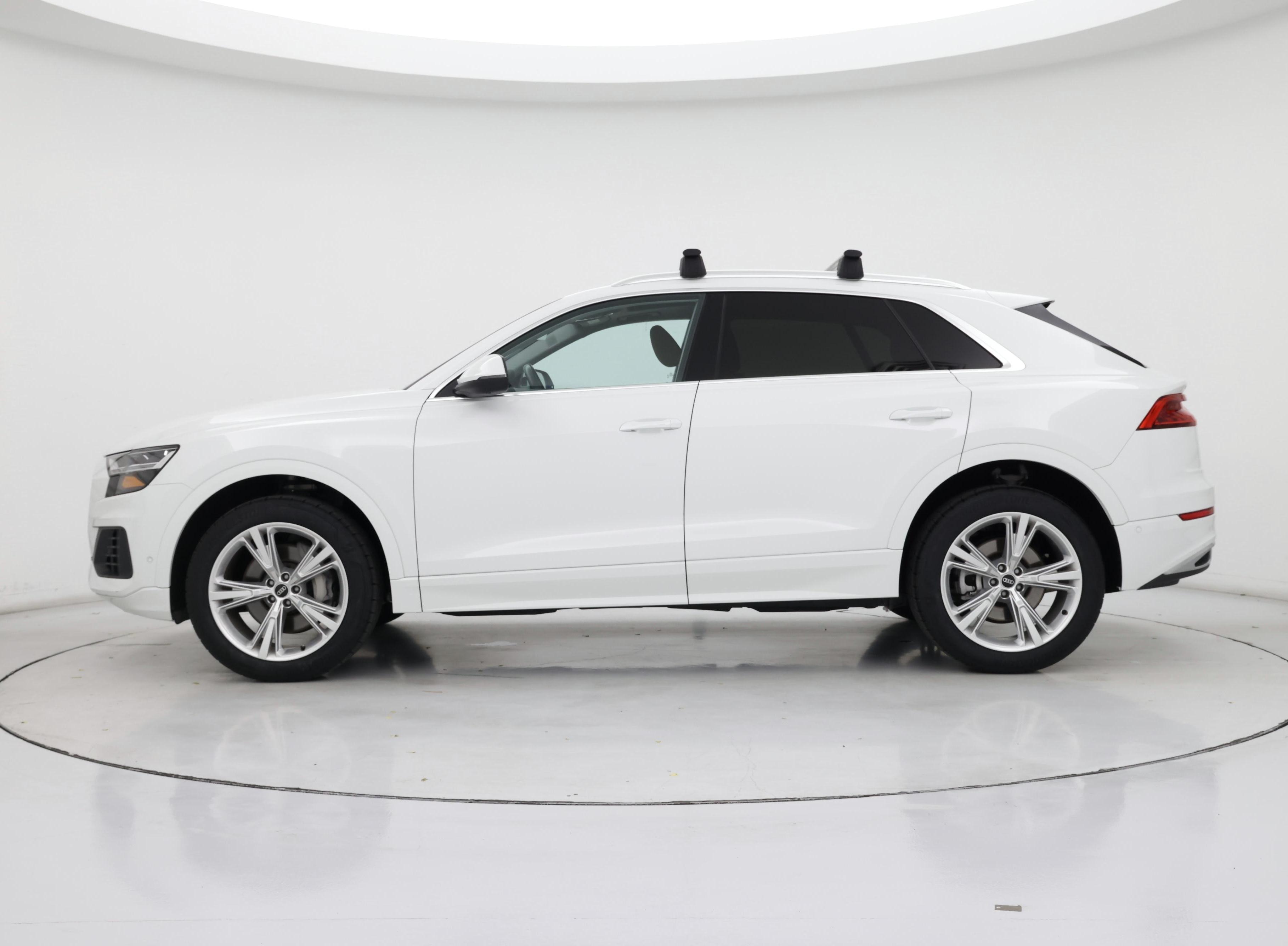 Thumbnail: 2022 Audi Q8 - 3