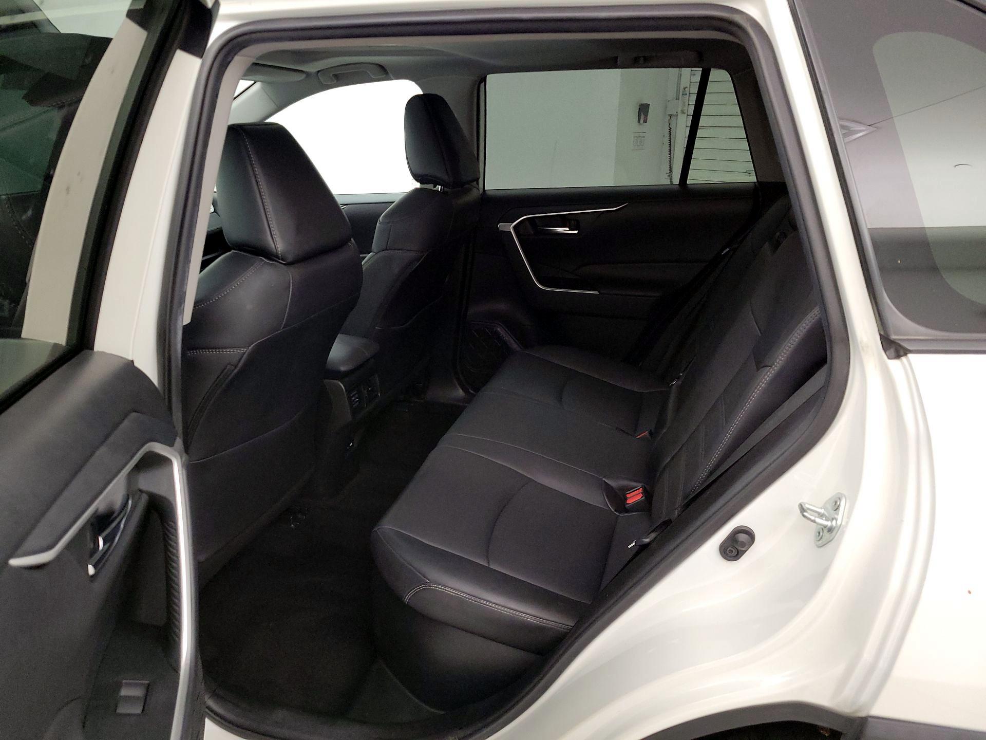 Thumbnail: 2021 Toyota RAV4 - 20