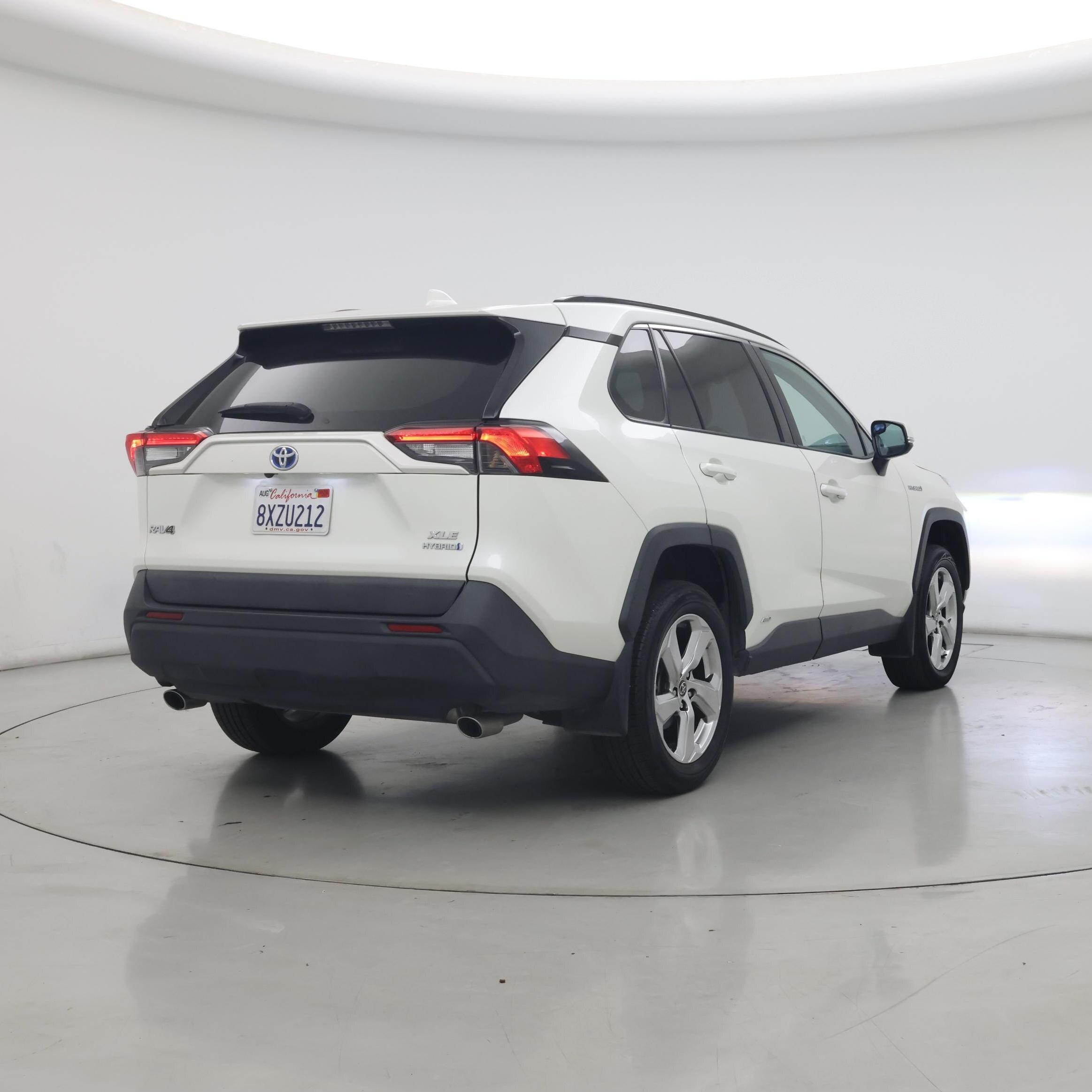 Thumbnail: 2021 Toyota RAV4 - 8