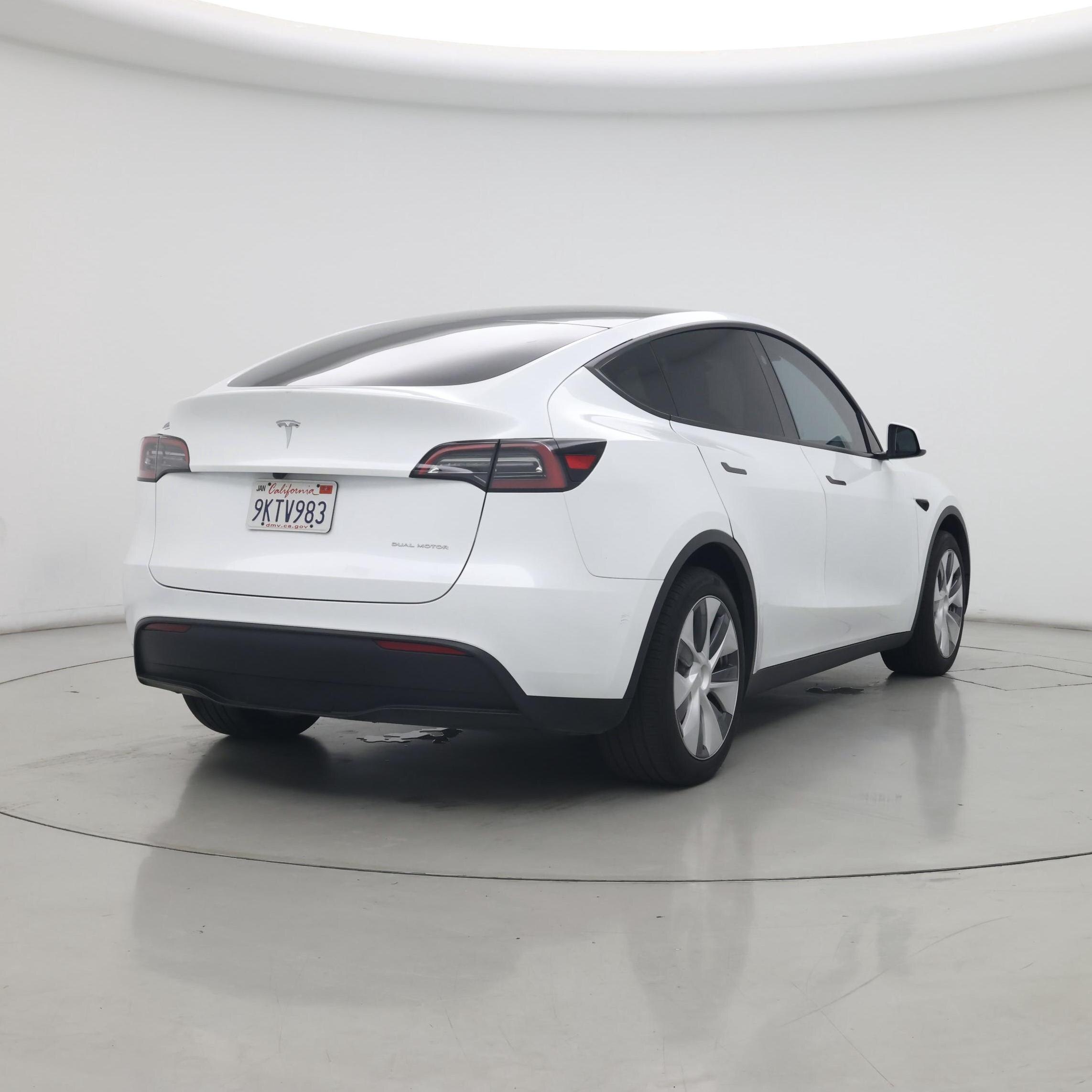 Thumbnail: 2024 Tesla Model Y - 8