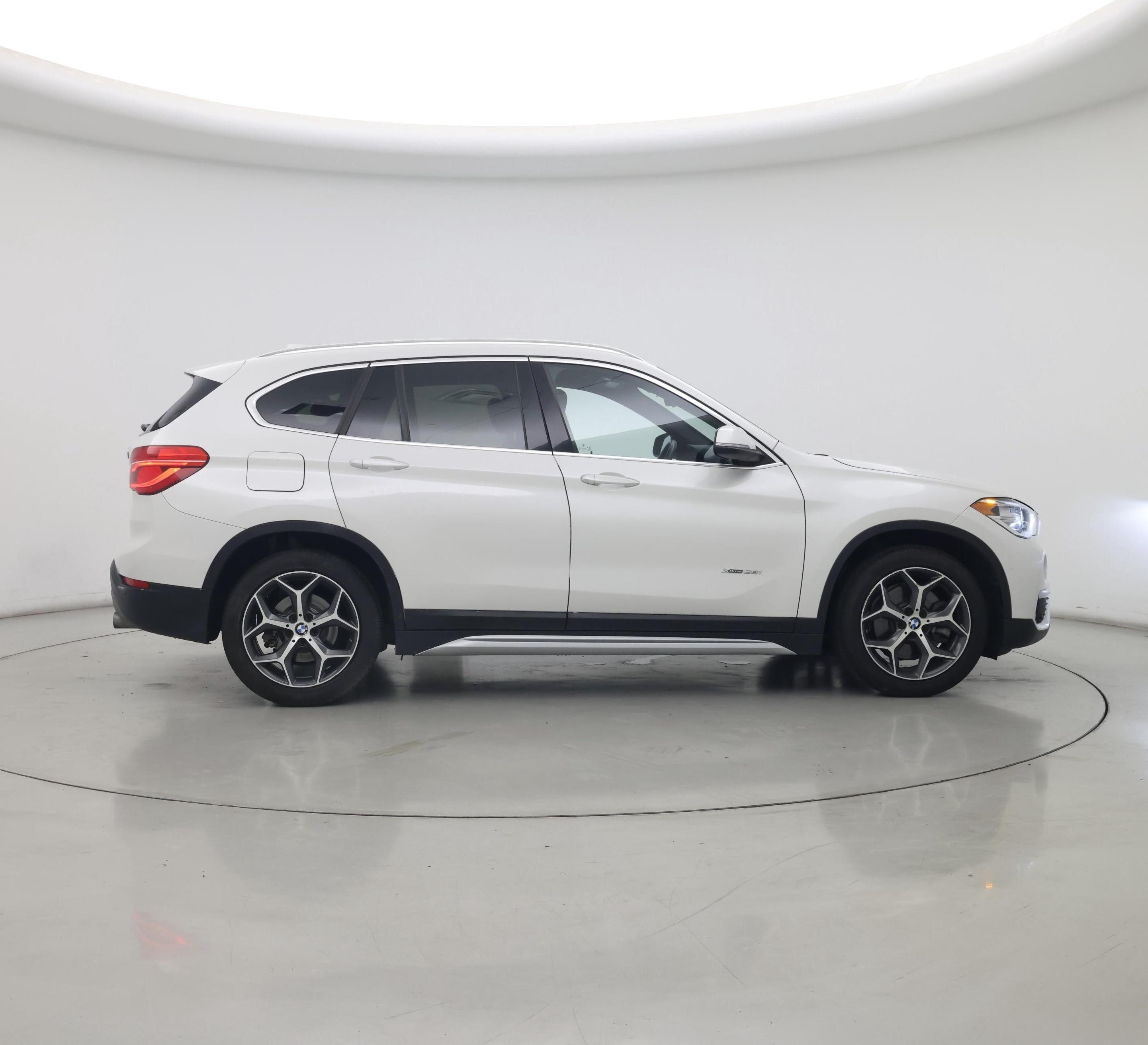 Thumbnail: 2017 BMW X1 - 7