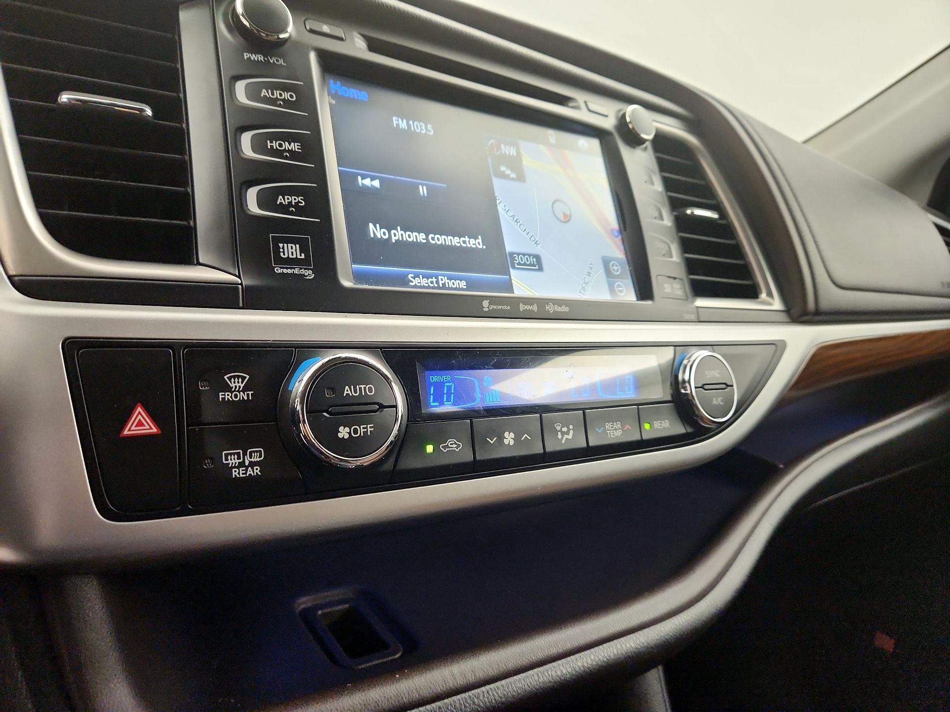 Thumbnail: 2017 Toyota Highlander - 16