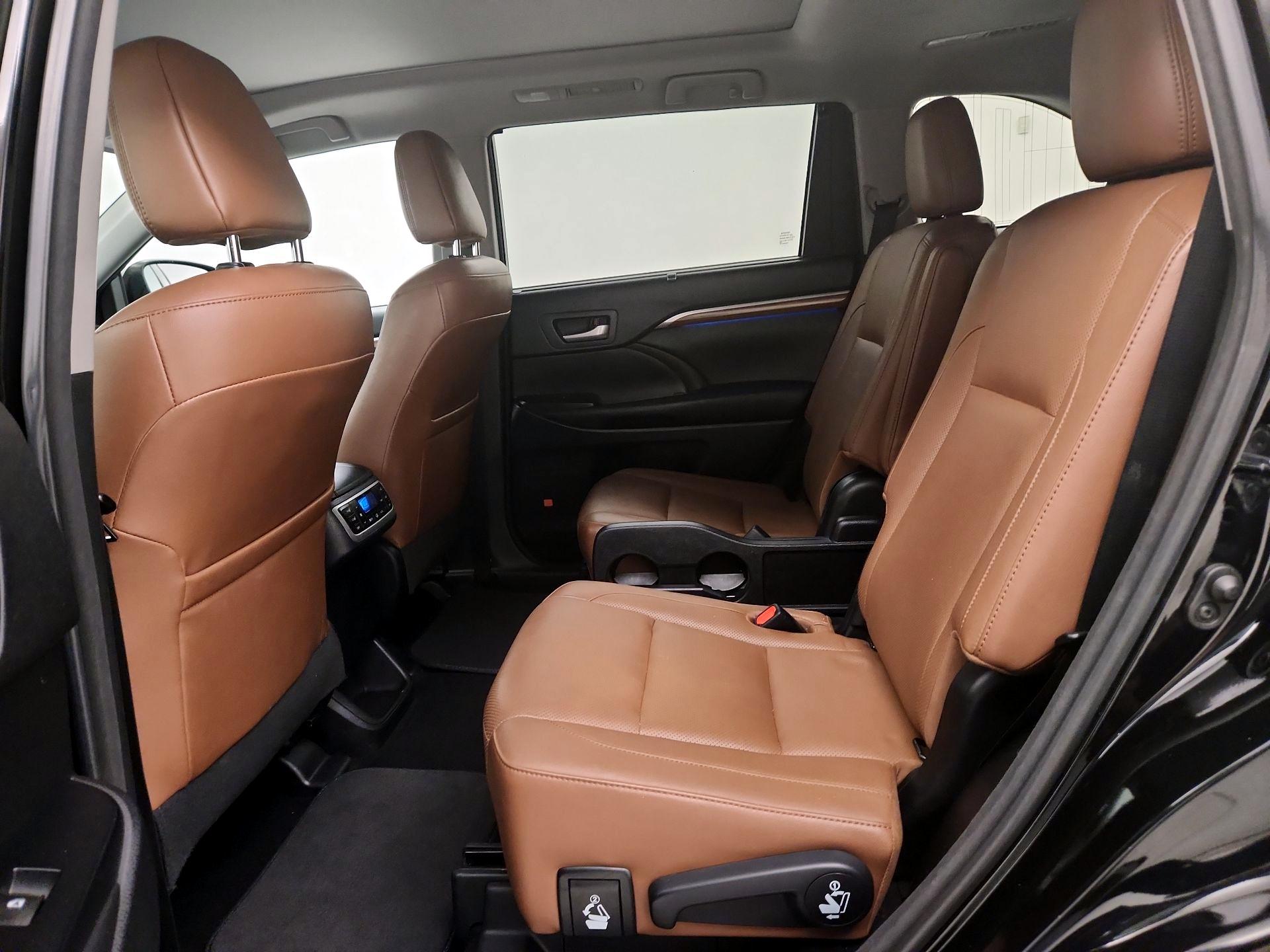 Thumbnail: 2017 Toyota Highlander - 19
