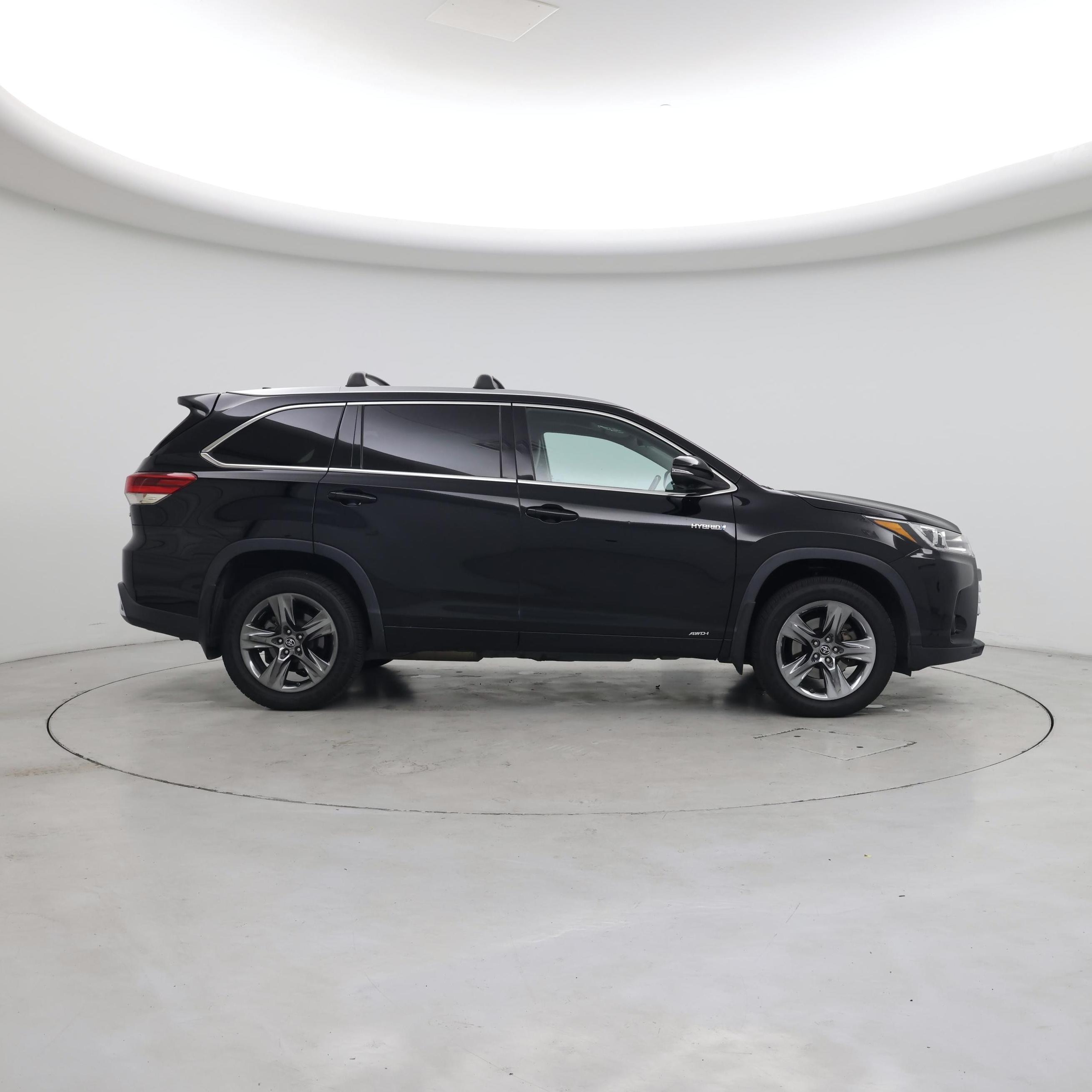 Thumbnail: 2017 Toyota Highlander - 7