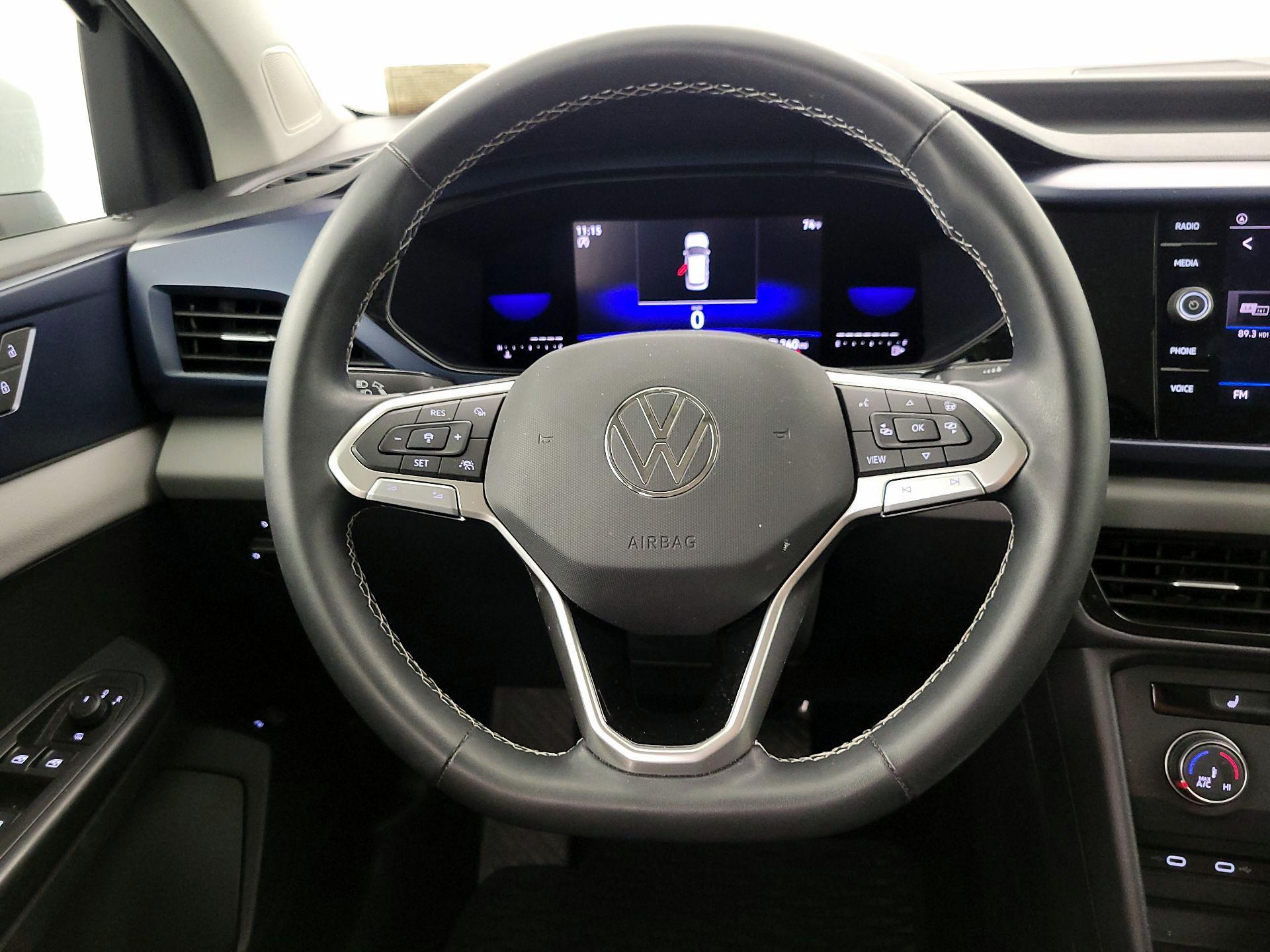 Thumbnail: 2022 Volkswagen Taos - 10