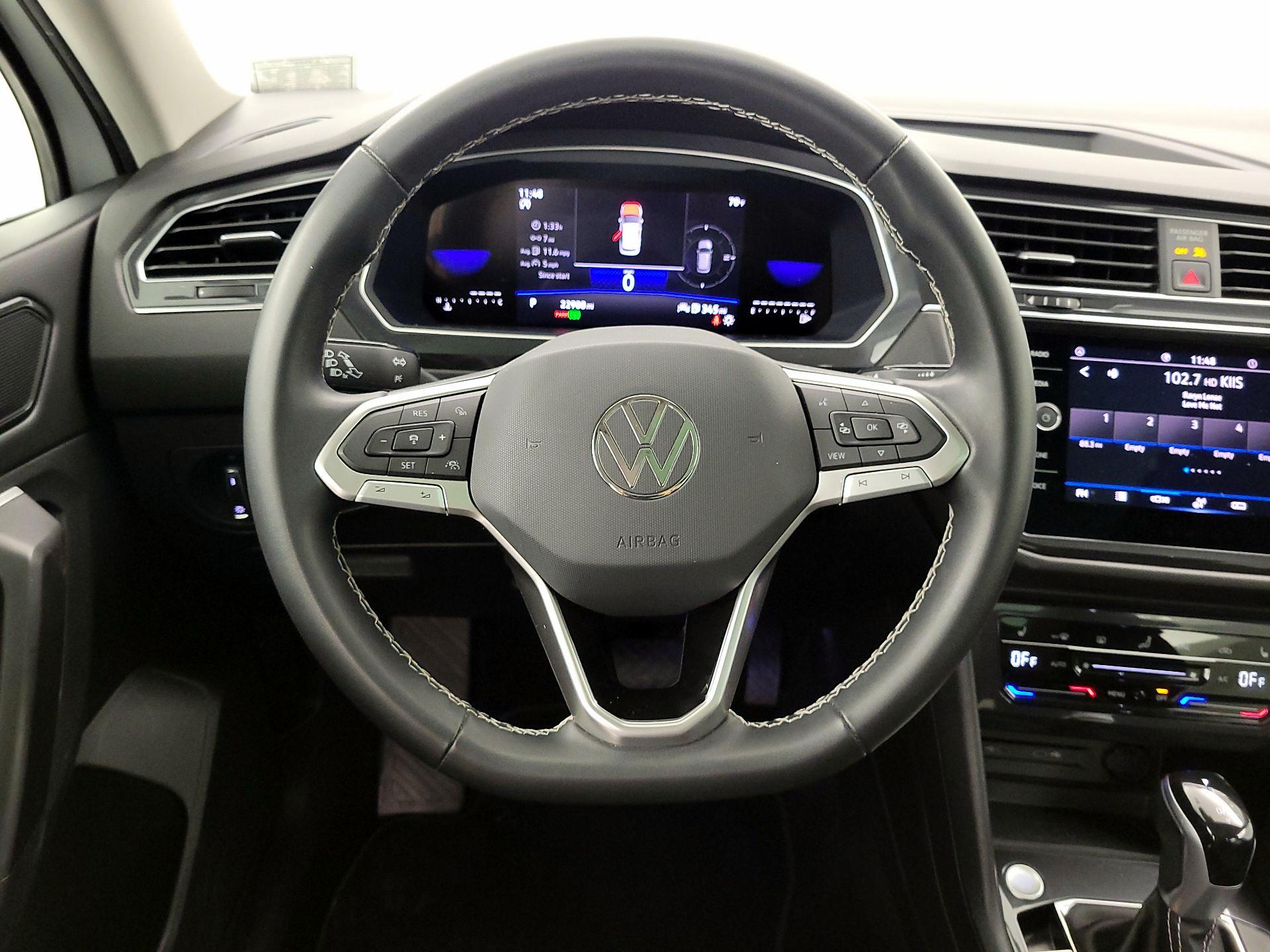 Thumbnail: 2023 Volkswagen Tiguan - 10