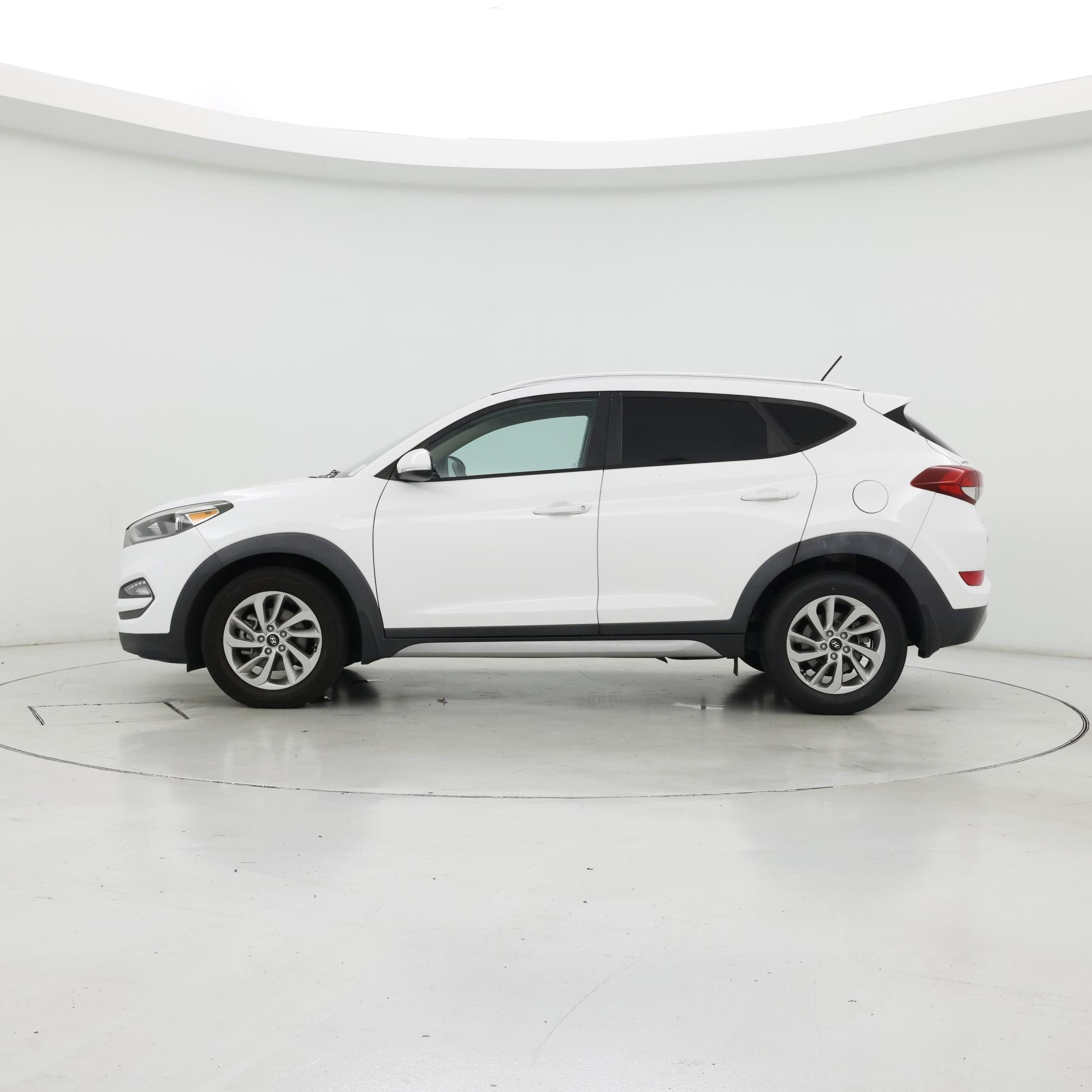 Thumbnail: 2017 Hyundai Tucson - 3