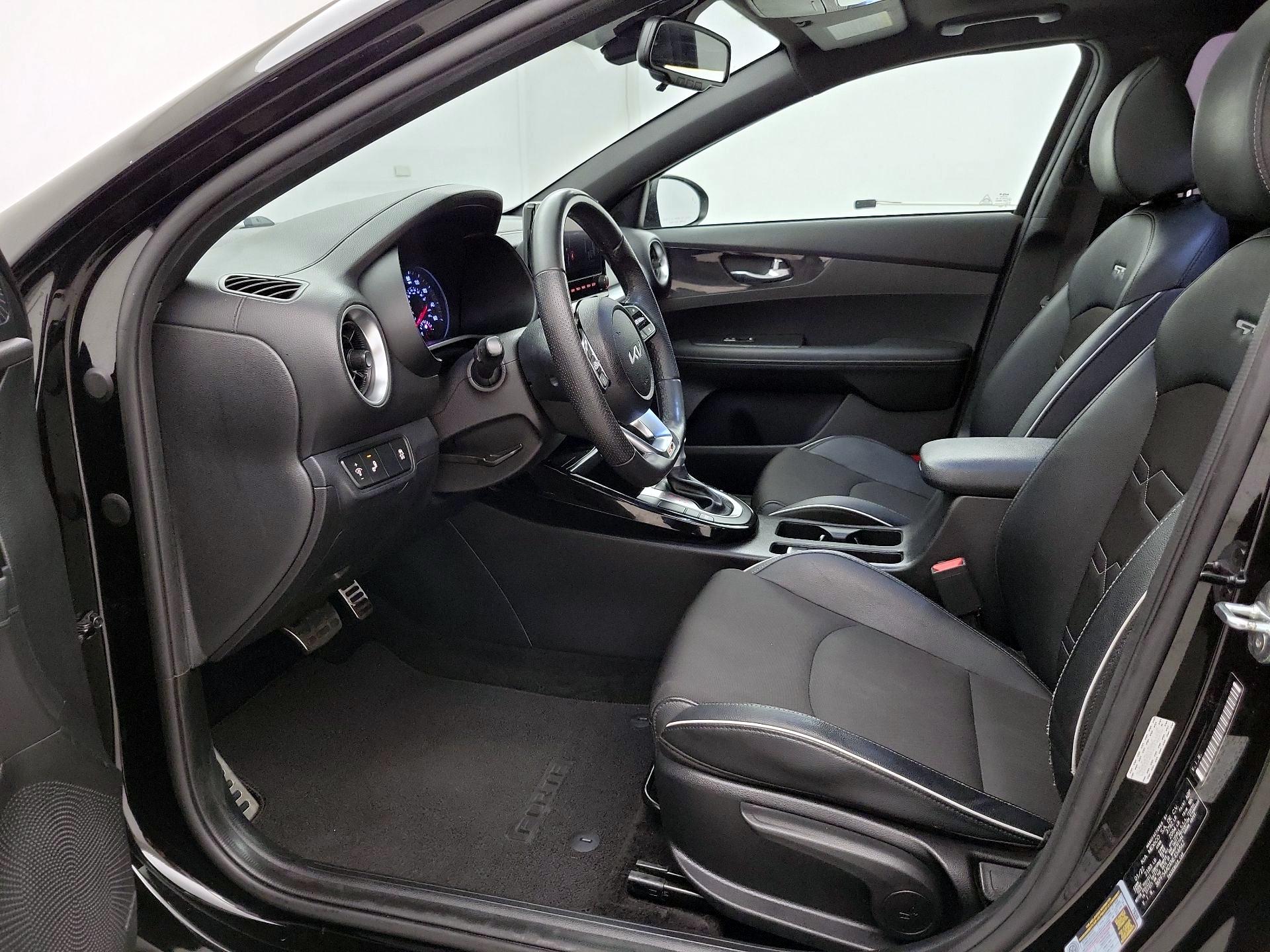 Thumbnail: 2022 Kia Forte - 11