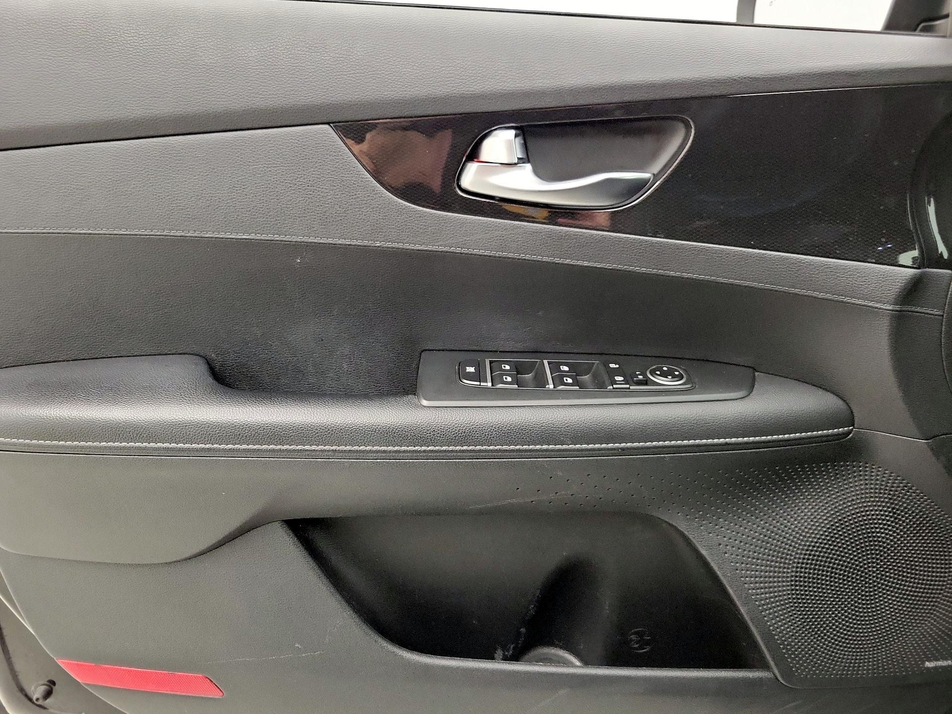Thumbnail: 2022 Kia Forte - 12