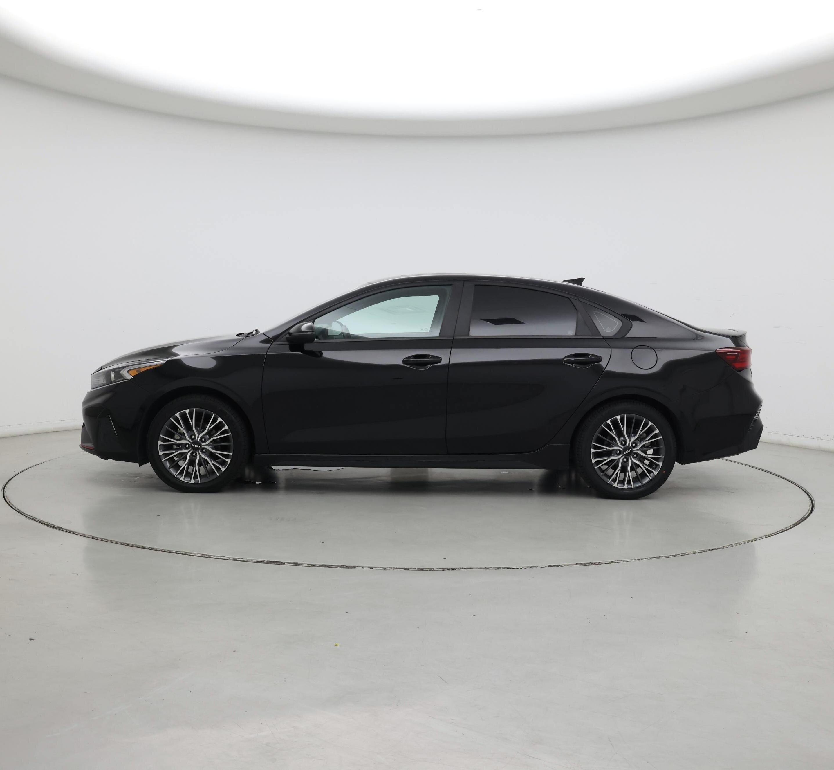 Thumbnail: 2022 Kia Forte - 3