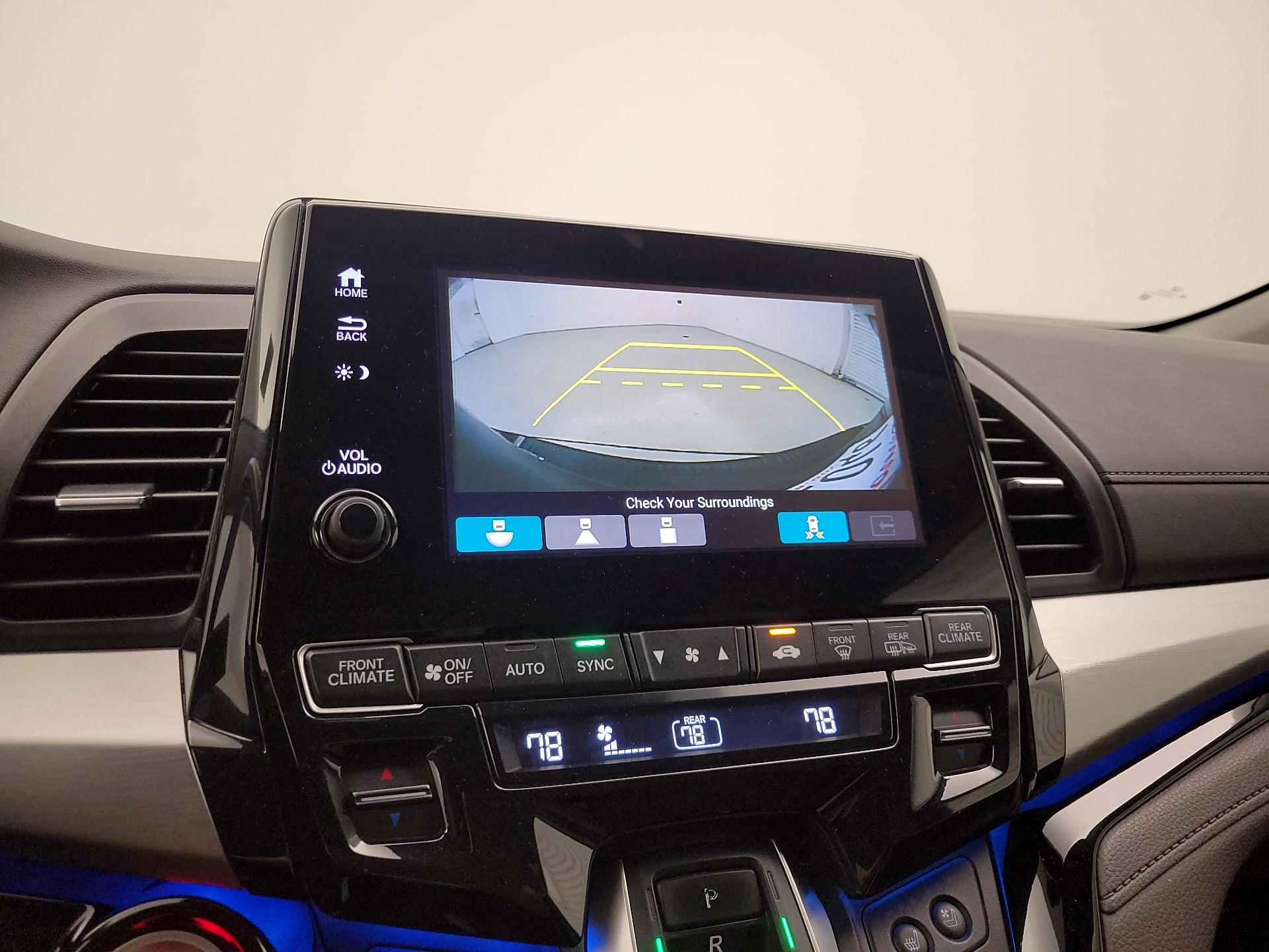 Thumbnail: 2018 Honda Odyssey - 14