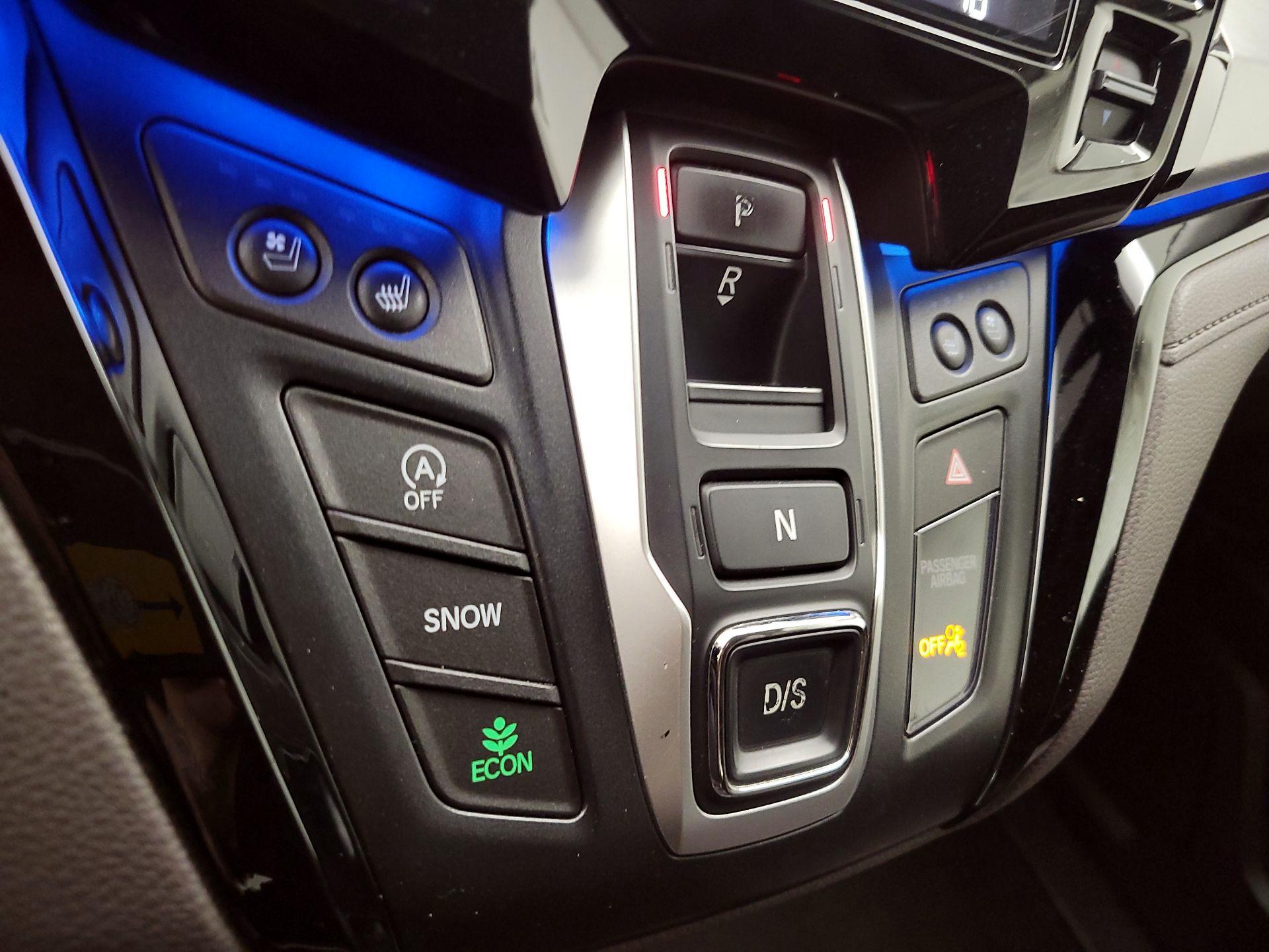 Thumbnail: 2018 Honda Odyssey - 17