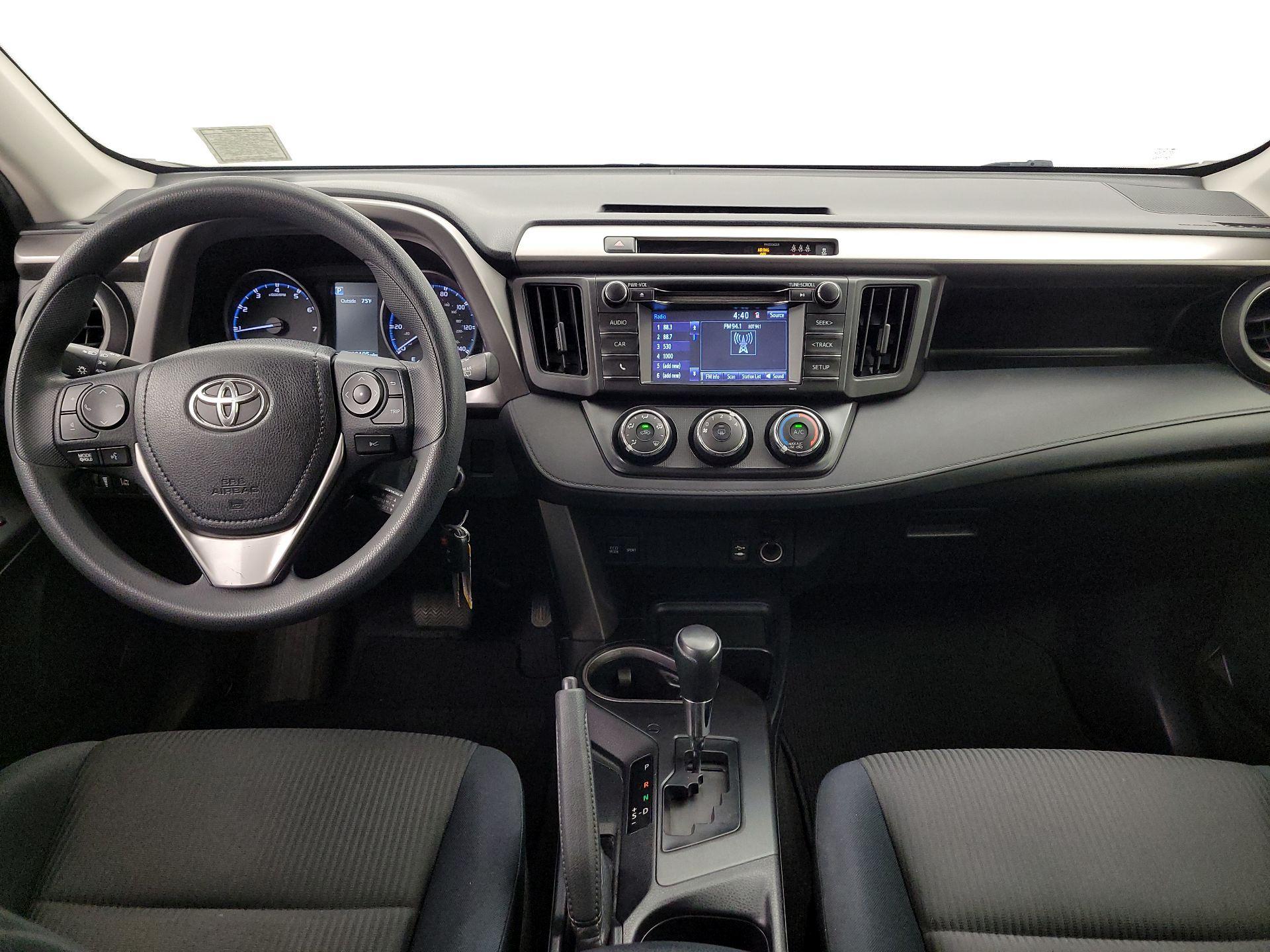 Thumbnail: 2017 Toyota RAV4 - 9