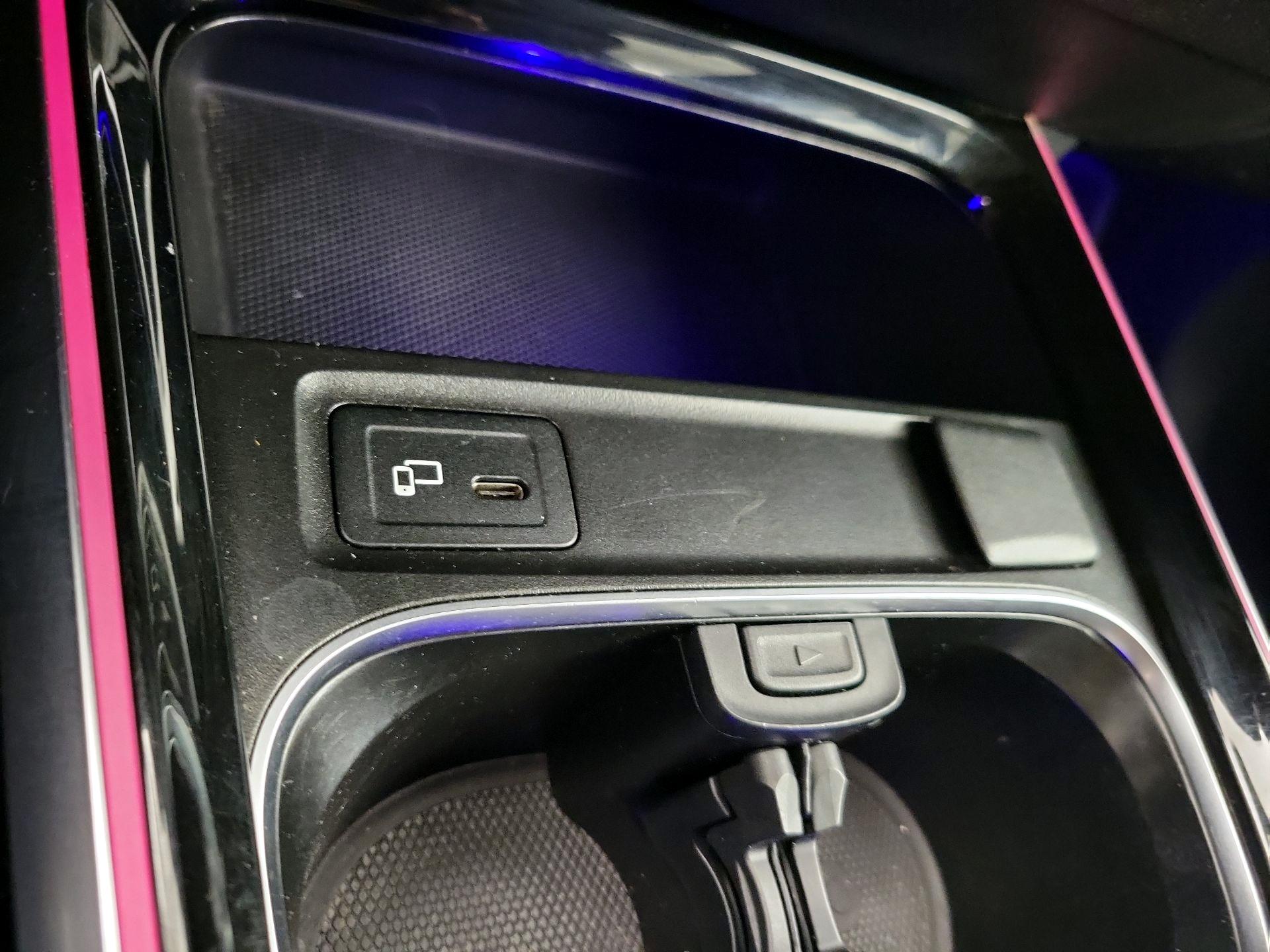 Thumbnail: 2021 Mercedes-Benz GLB - 18