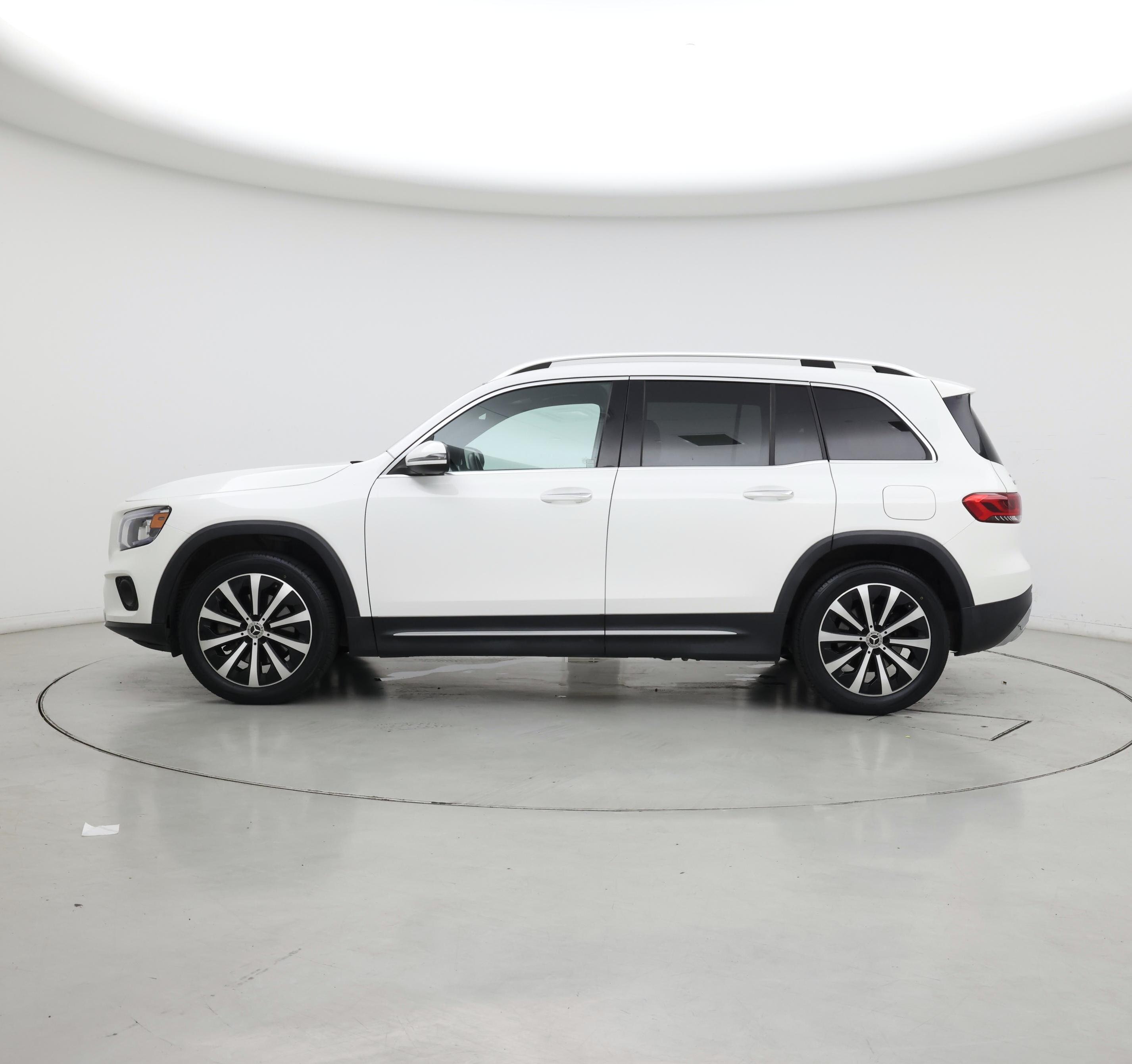 Thumbnail: 2021 Mercedes-Benz GLB - 3