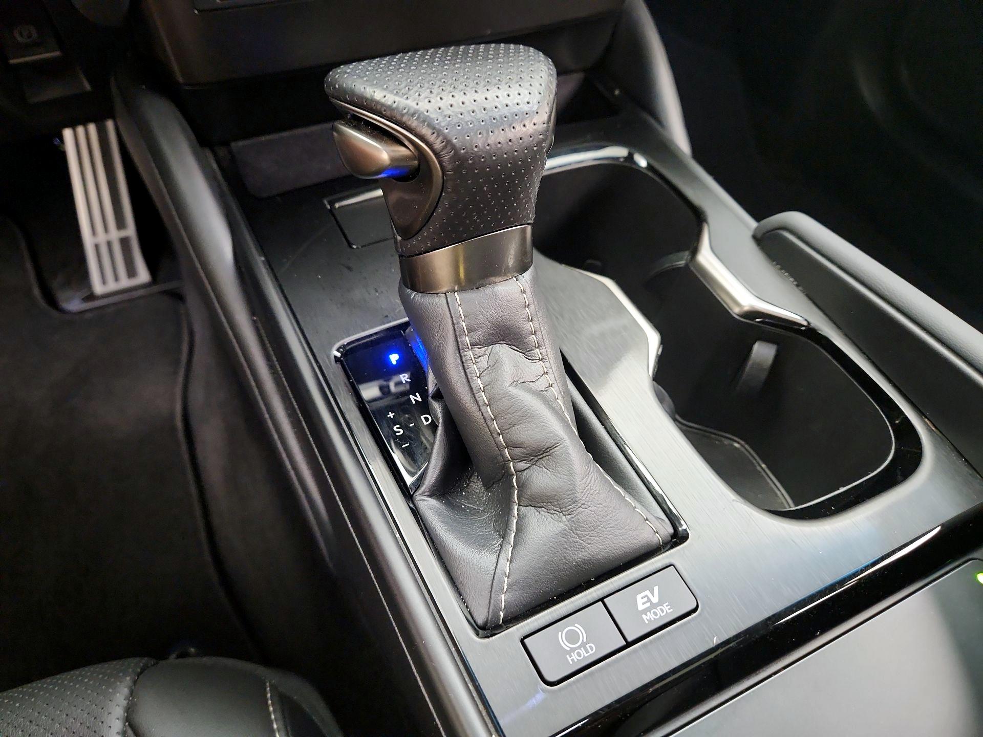 Thumbnail: 2023 Lexus ES - 17