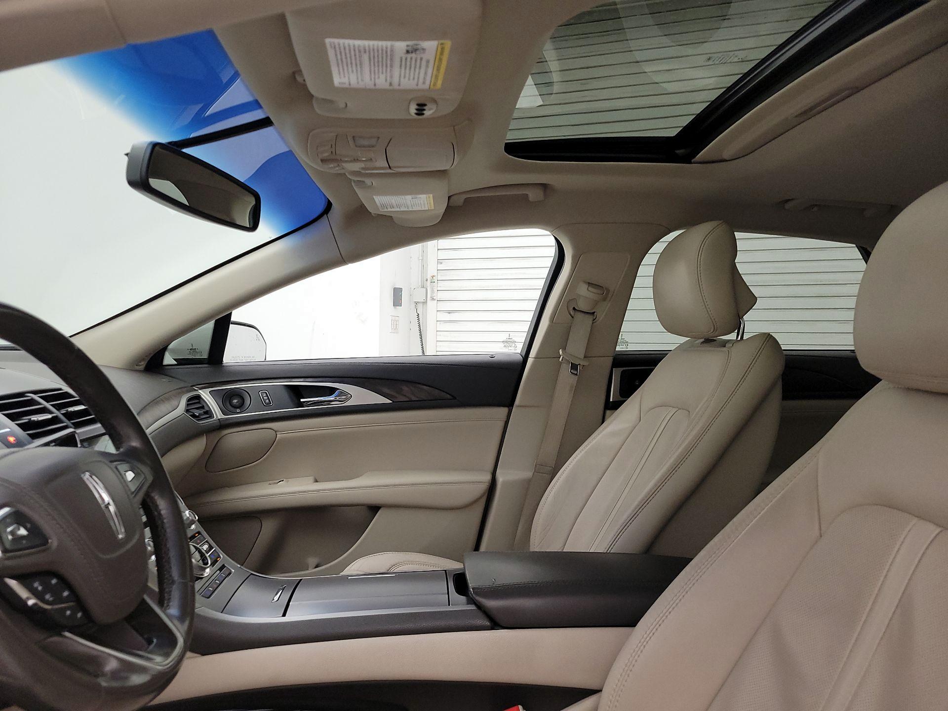 Thumbnail: 2018 Lincoln MKZ - 20