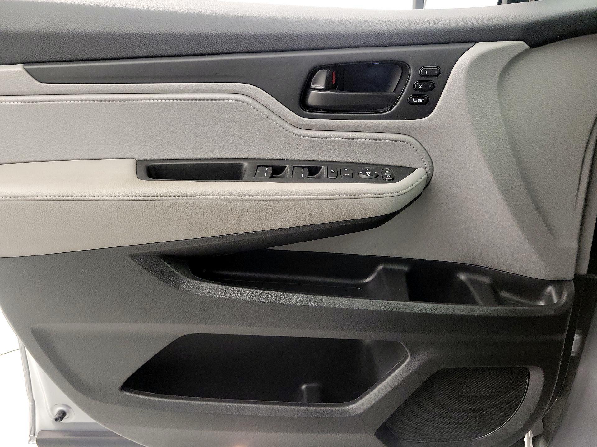 Thumbnail: 2022 Honda Odyssey - 12