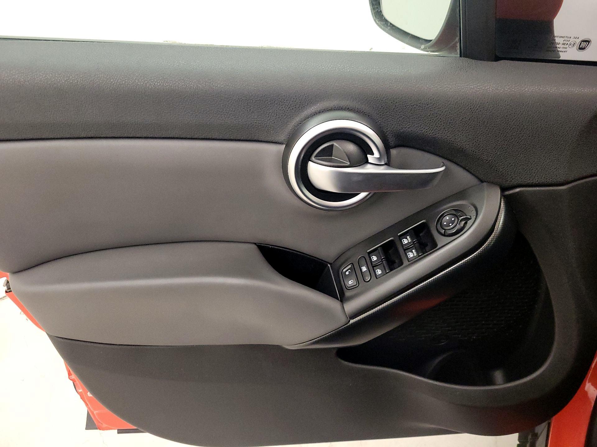 Thumbnail: 2016 Fiat 500X - 12