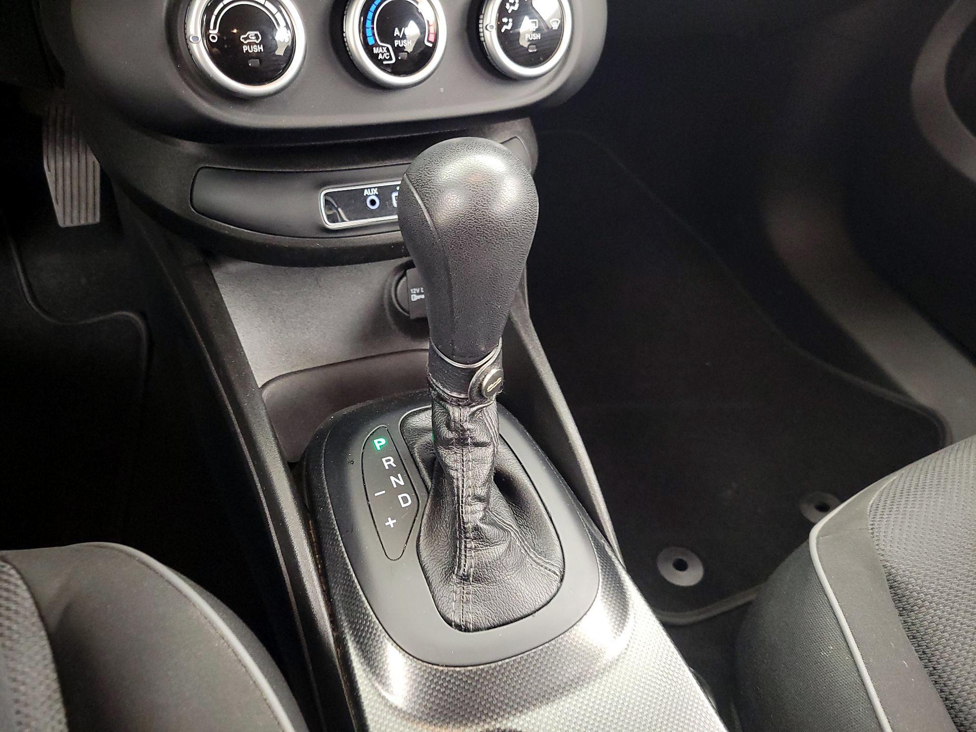 Thumbnail: 2016 Fiat 500X - 16