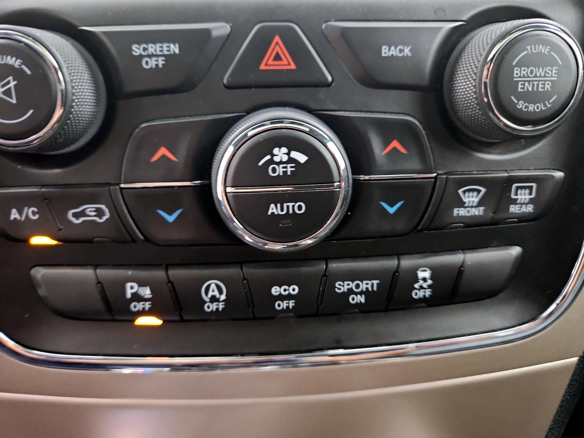 Thumbnail: 2016 Jeep Grand Cherokee - 16