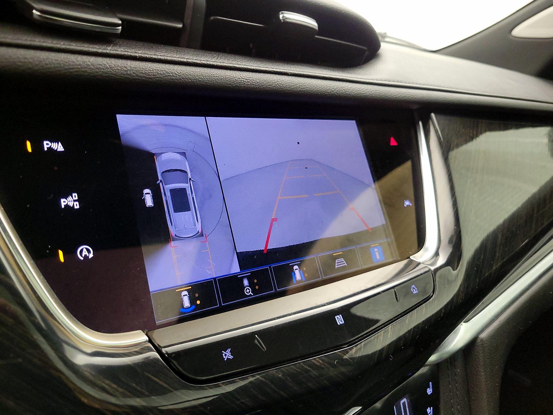 Thumbnail: 2021 Cadillac XT6 - 13