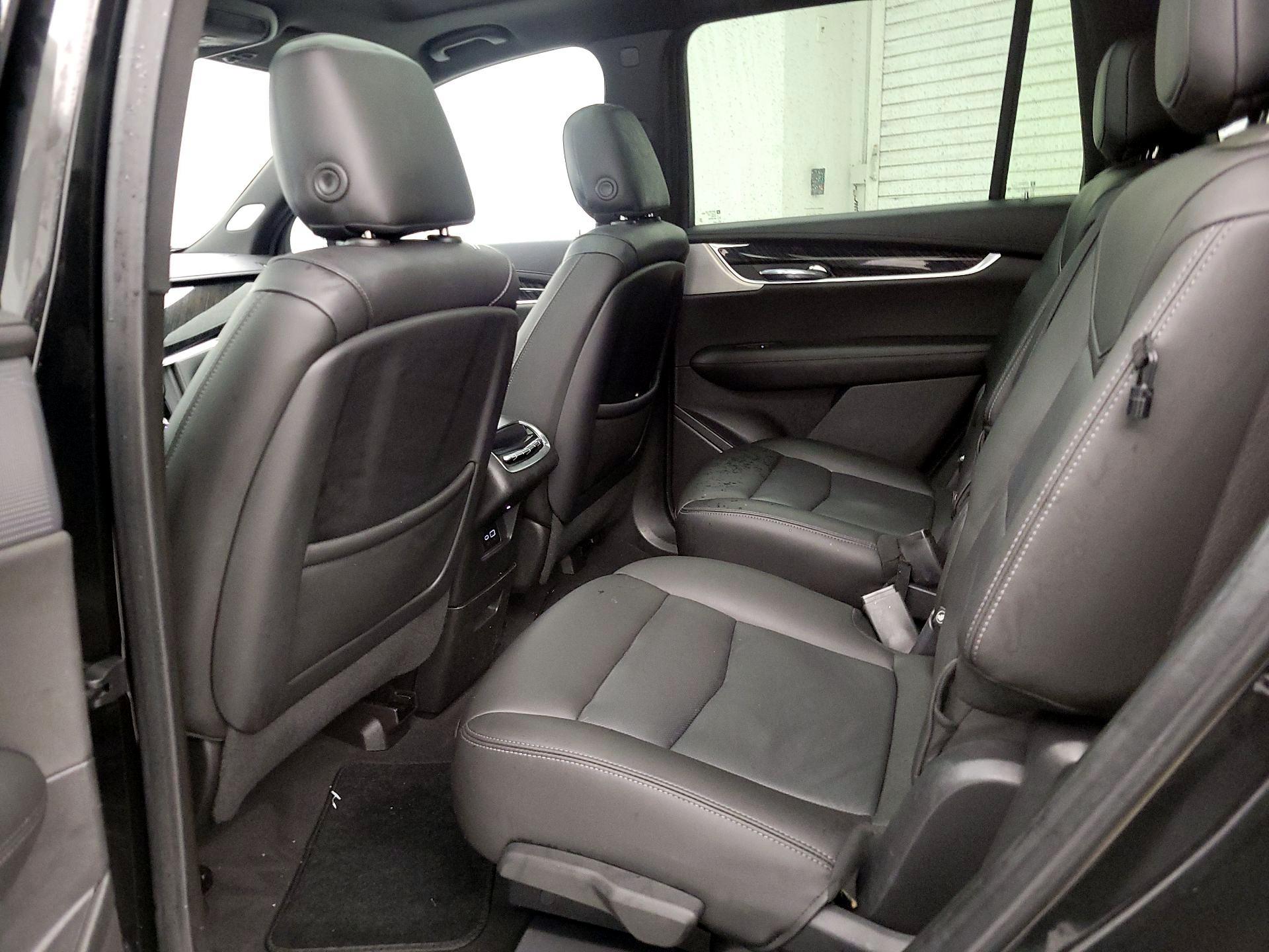 Thumbnail: 2021 Cadillac XT6 - 18