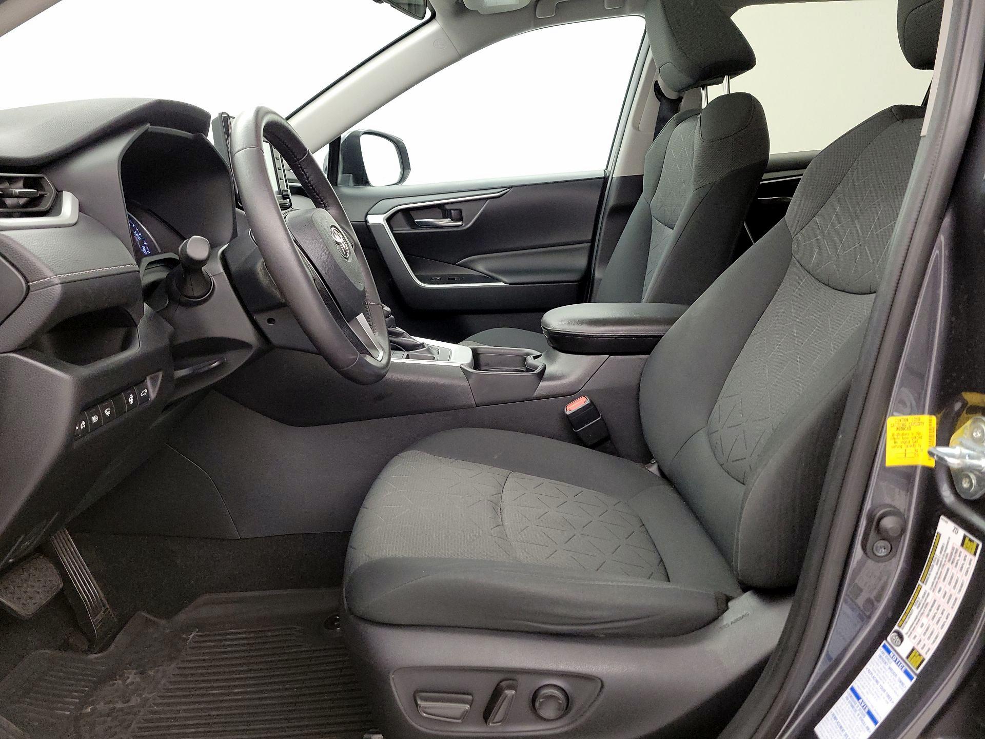 Thumbnail: 2021 Toyota RAV4 - 11