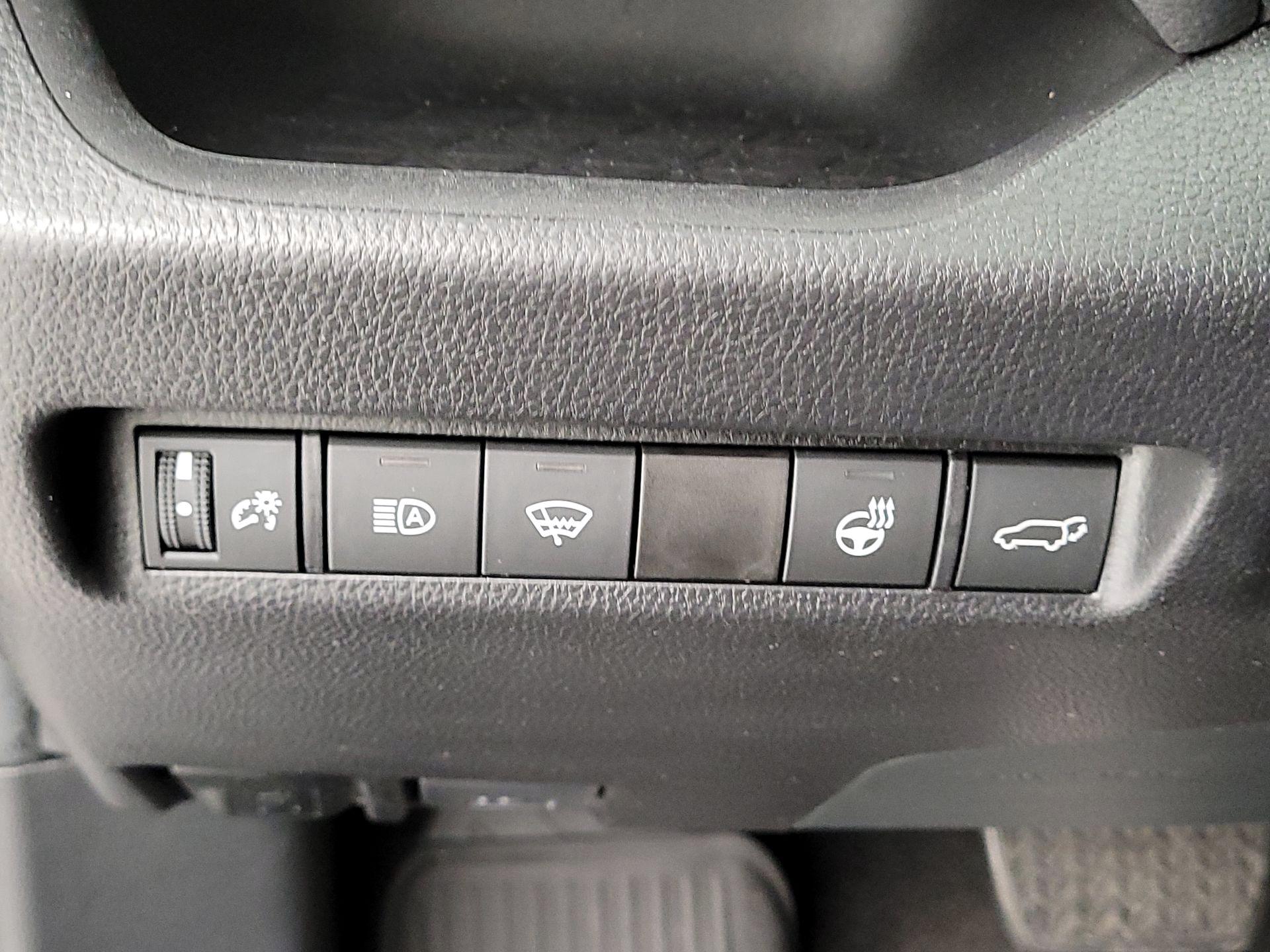 Thumbnail: 2021 Toyota RAV4 - 13
