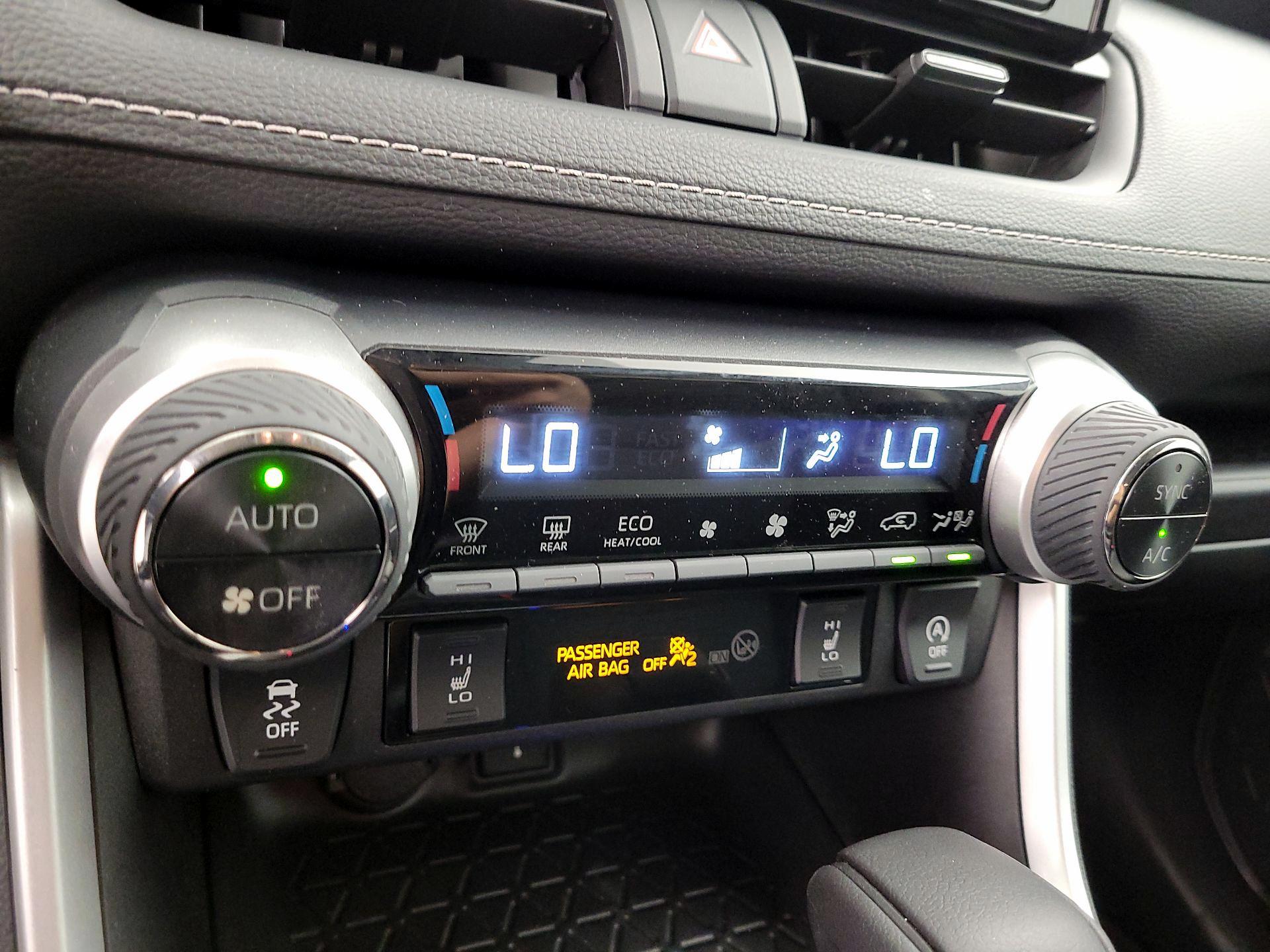 Thumbnail: 2021 Toyota RAV4 - 16