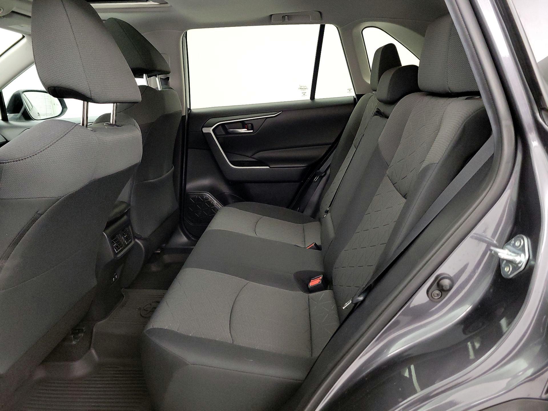 Thumbnail: 2021 Toyota RAV4 - 20
