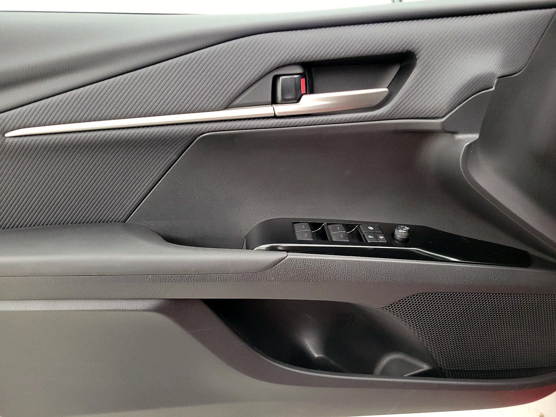 Thumbnail: 2025 Toyota Camry - 12