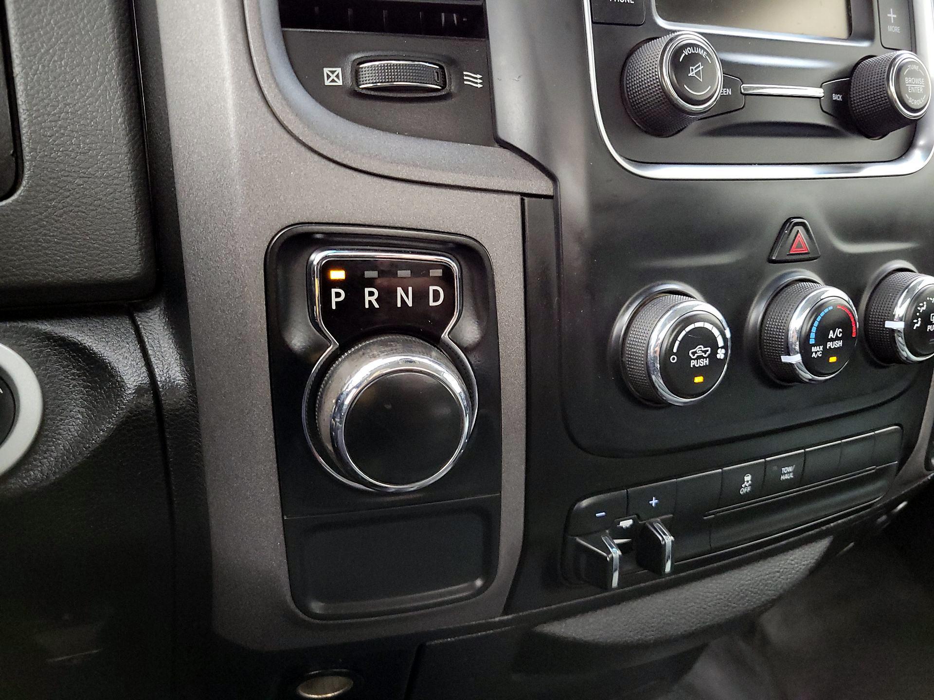 Thumbnail: 2019 RAM 1500 Classic - 18