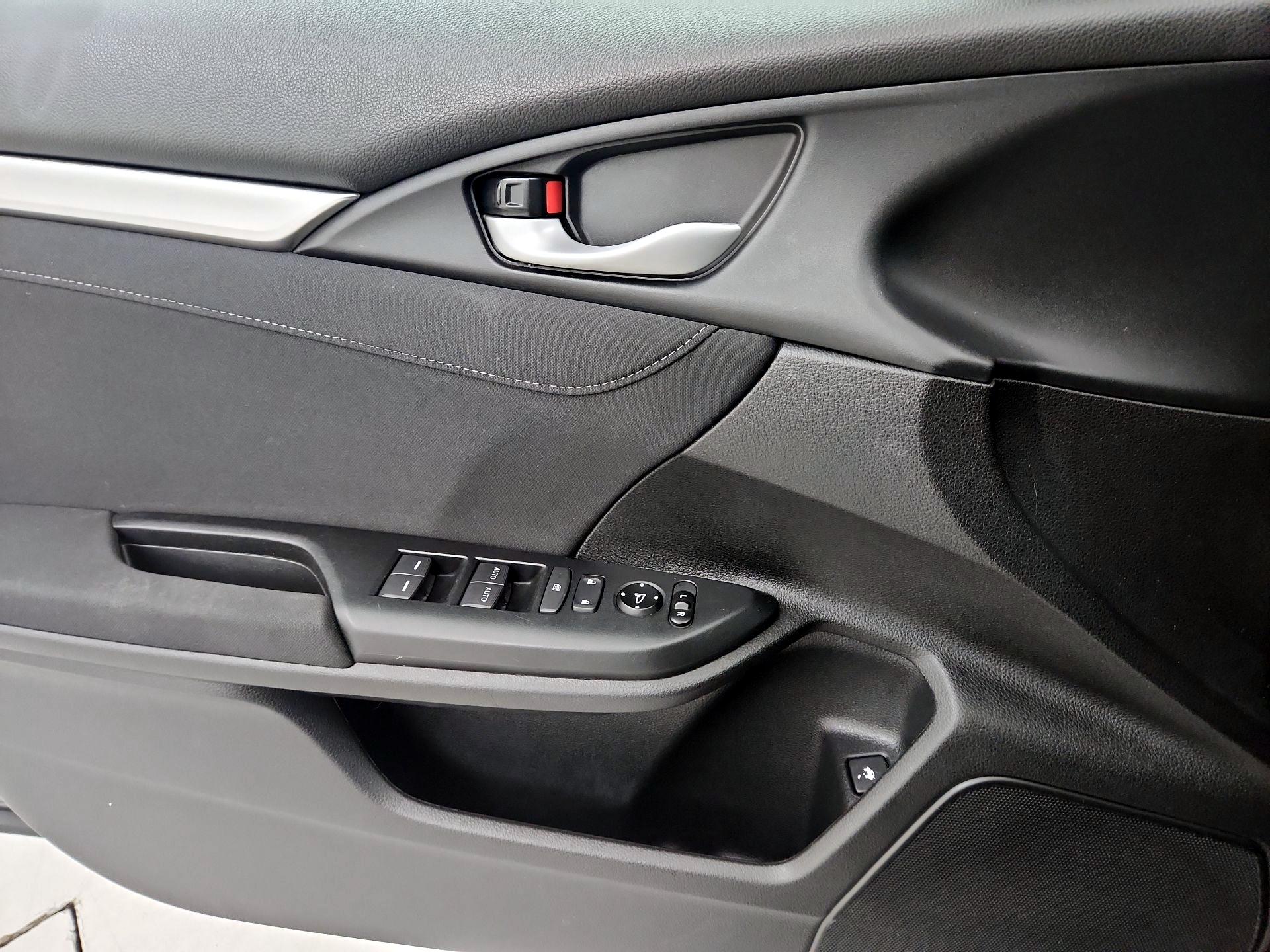 Thumbnail: 2017 Honda Civic - 12
